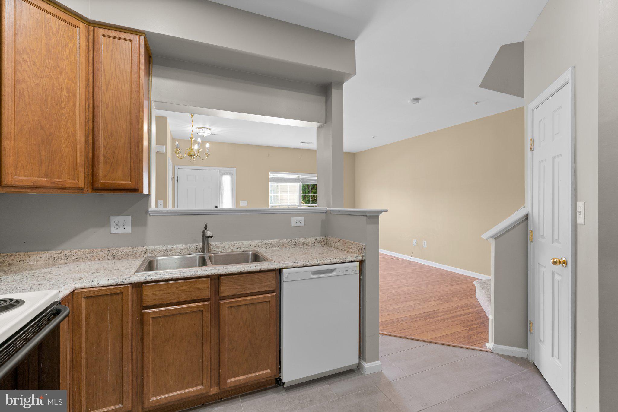 SEVEN OAKS - Residential