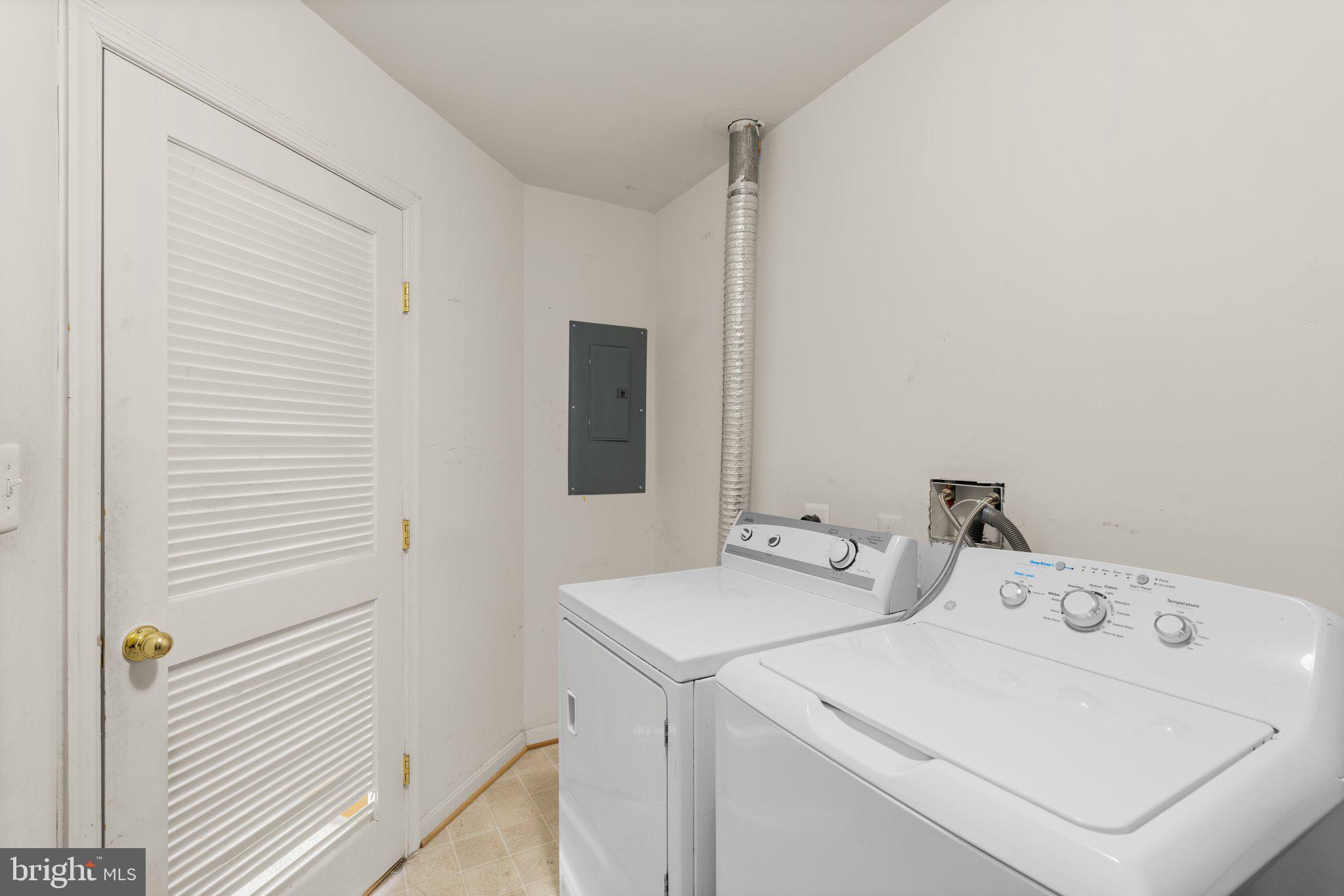 SEVEN OAKS - Residential