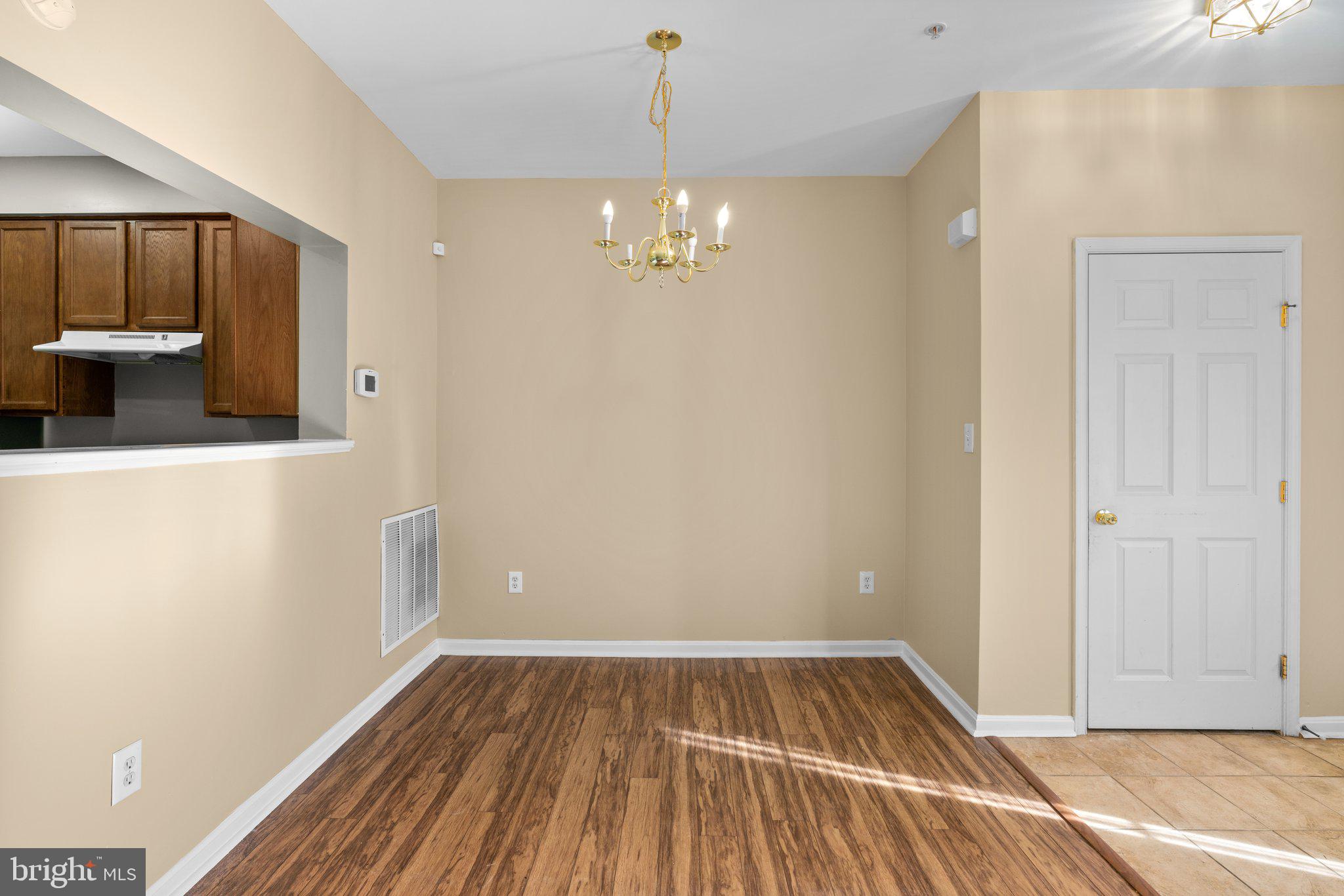 SEVEN OAKS - Residential