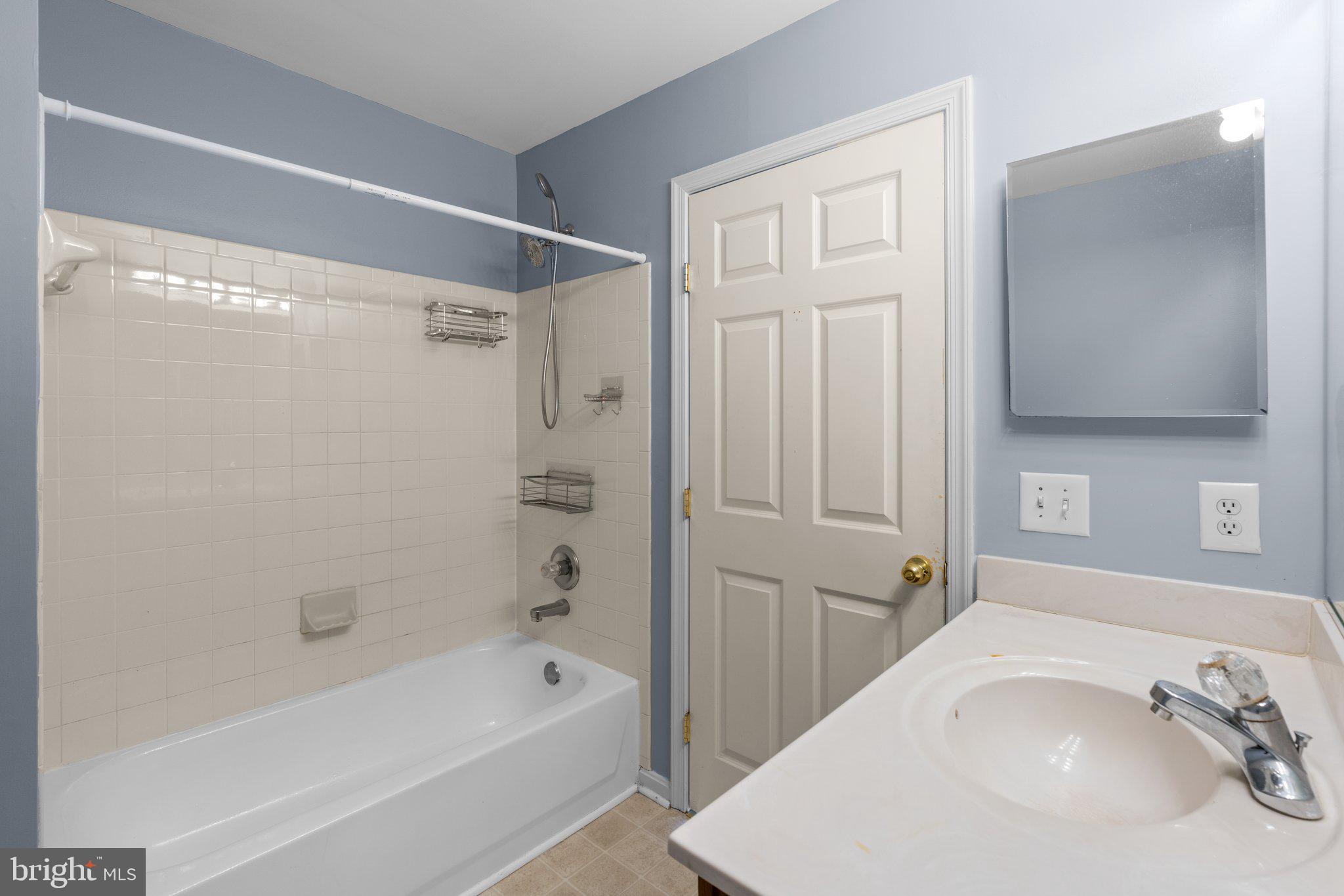 SEVEN OAKS - Residential