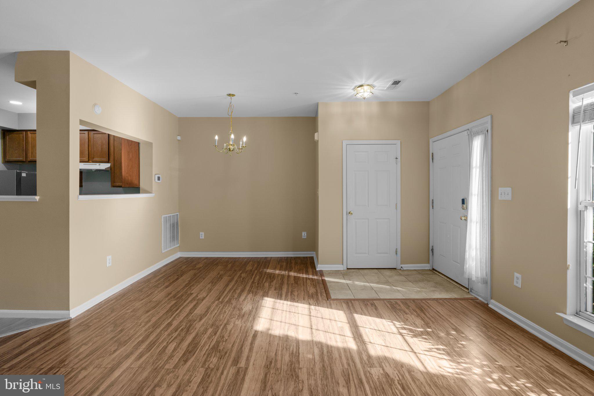 SEVEN OAKS - Residential