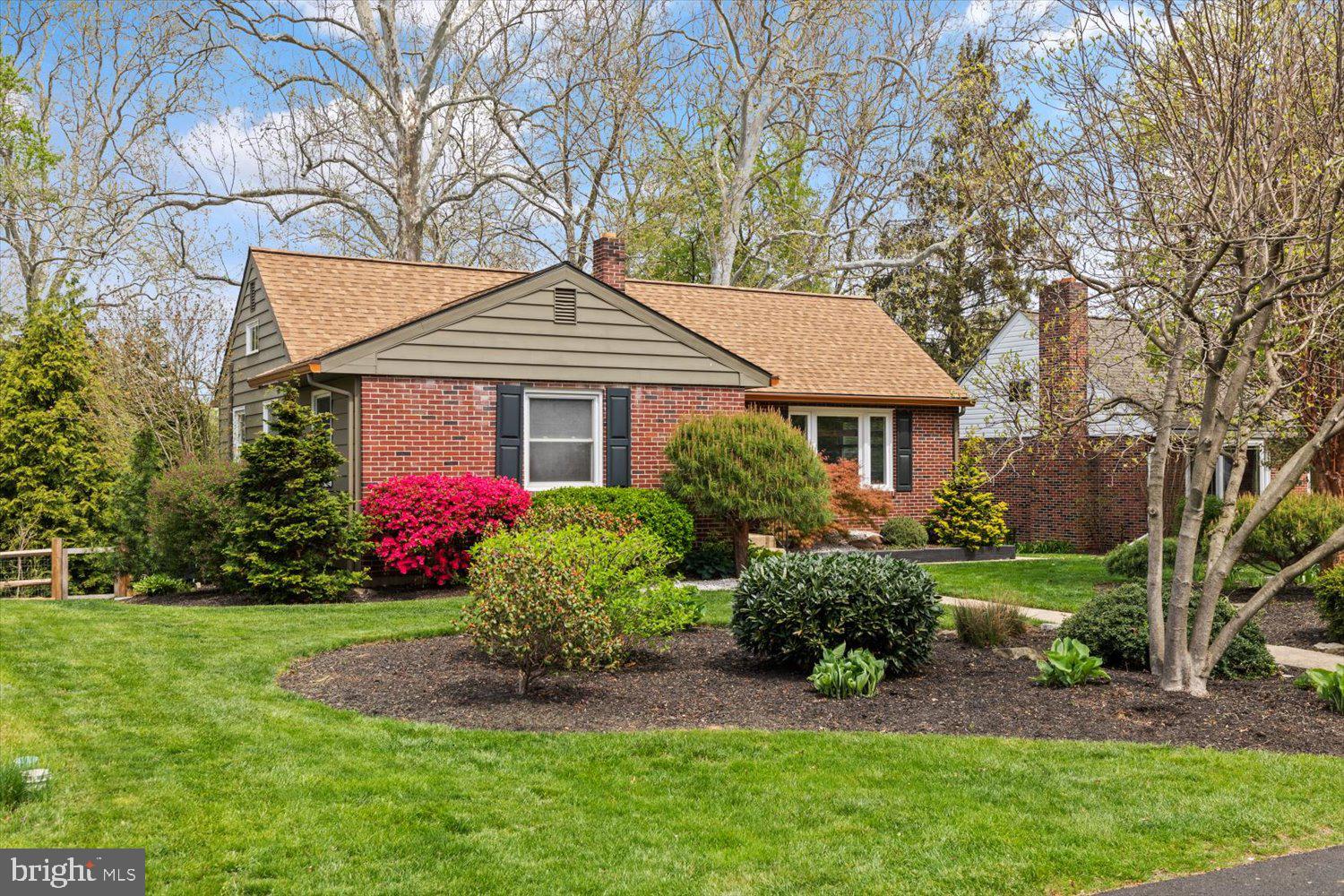 951 PARKSIDE LANE