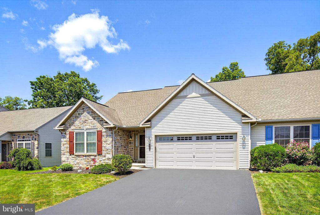 Photo of 5263 Oak Leaf Drive, MOUNT JOY, PA 17552 (MLS # PALA2073414)