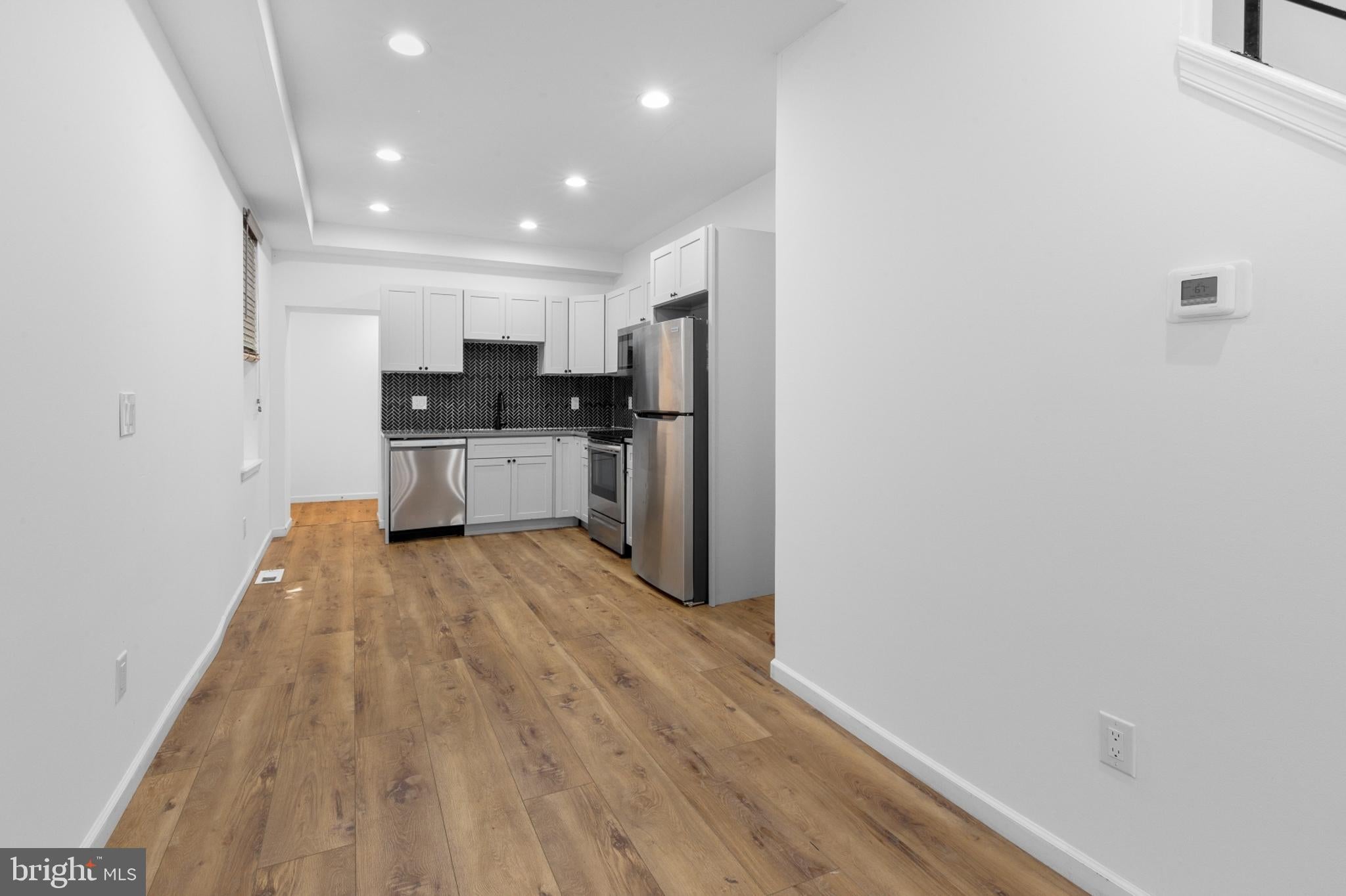 2516 W MASTER STREET