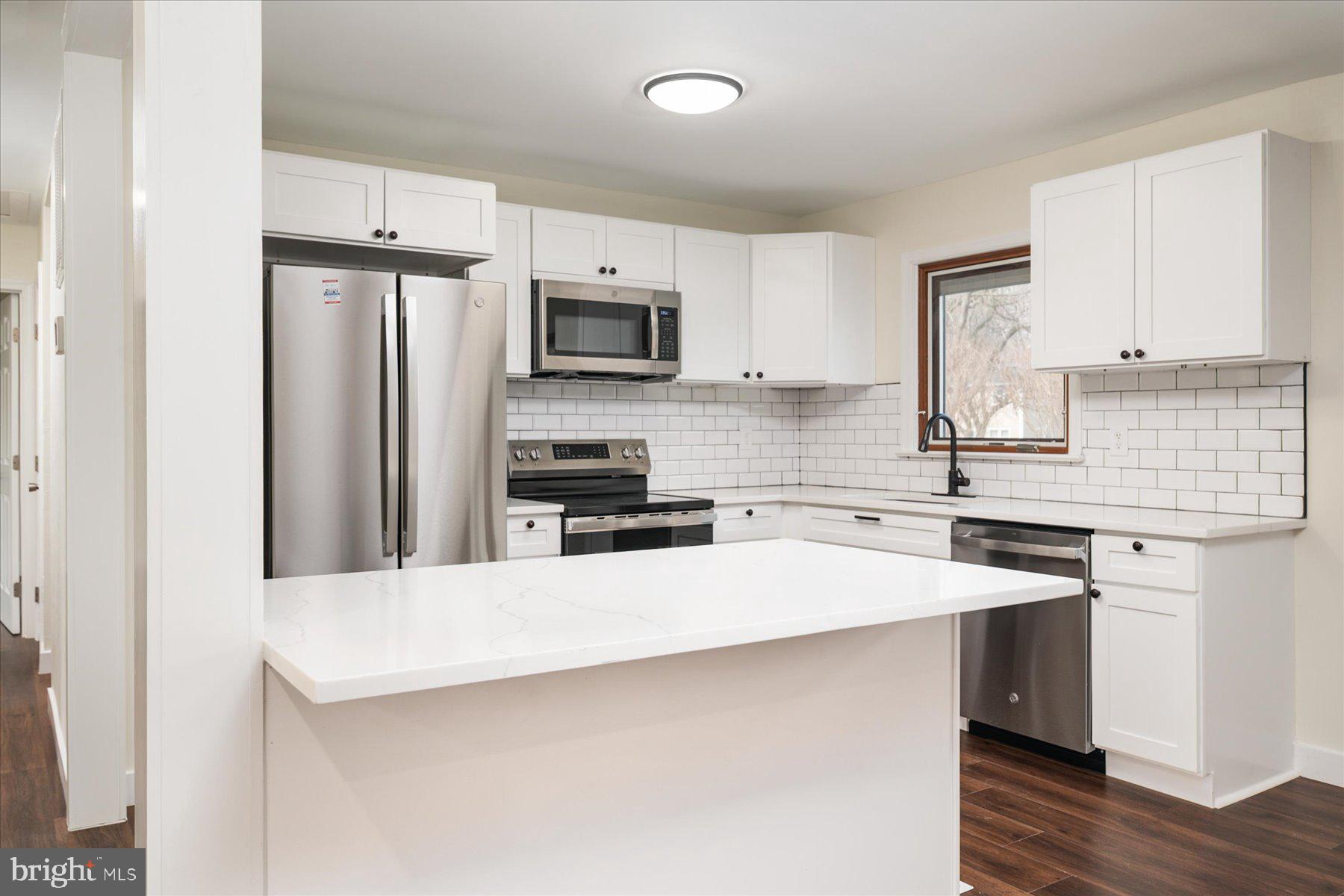 HILLSMERE ESTATES - Residential