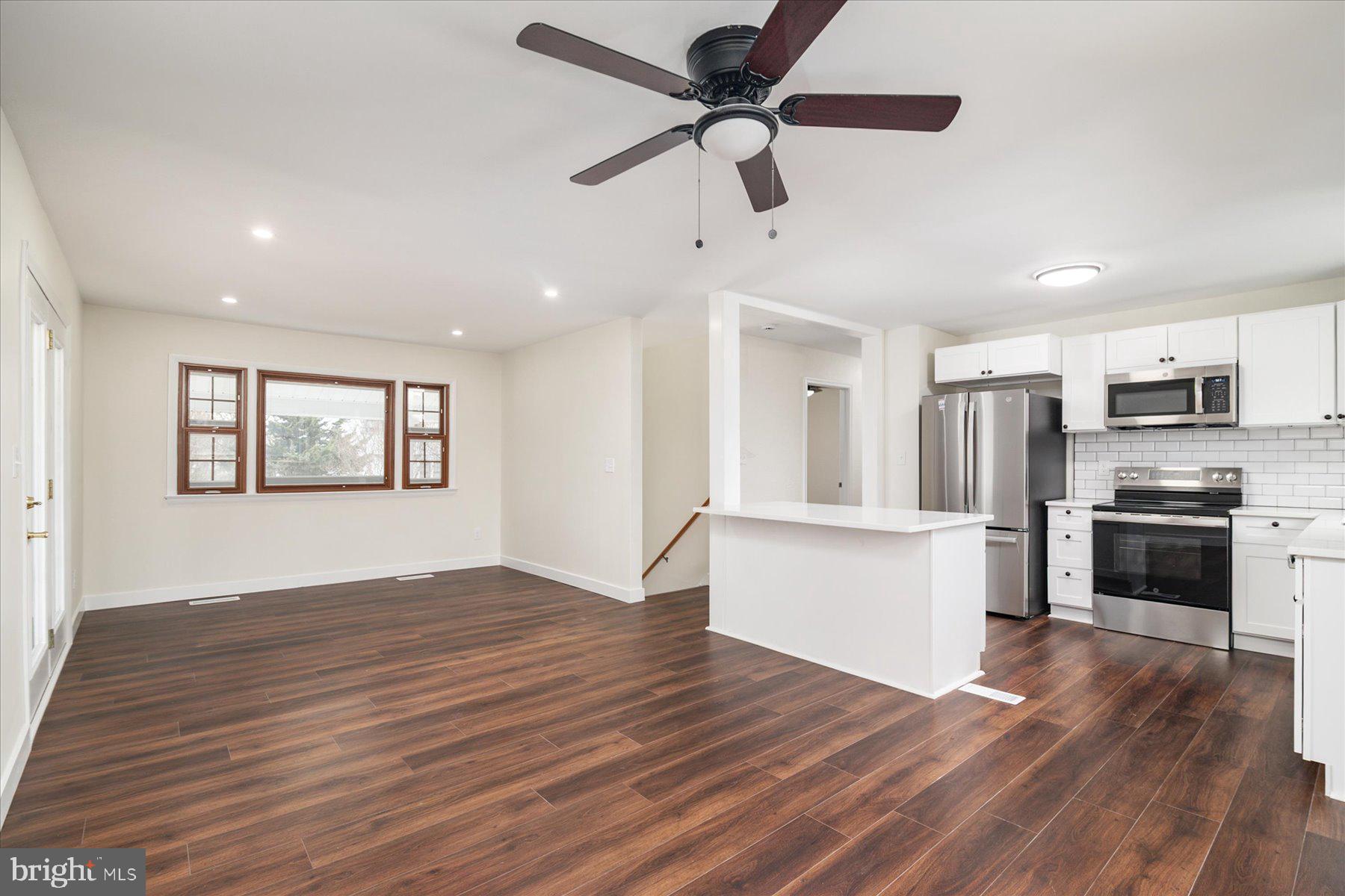 HILLSMERE ESTATES - Residential