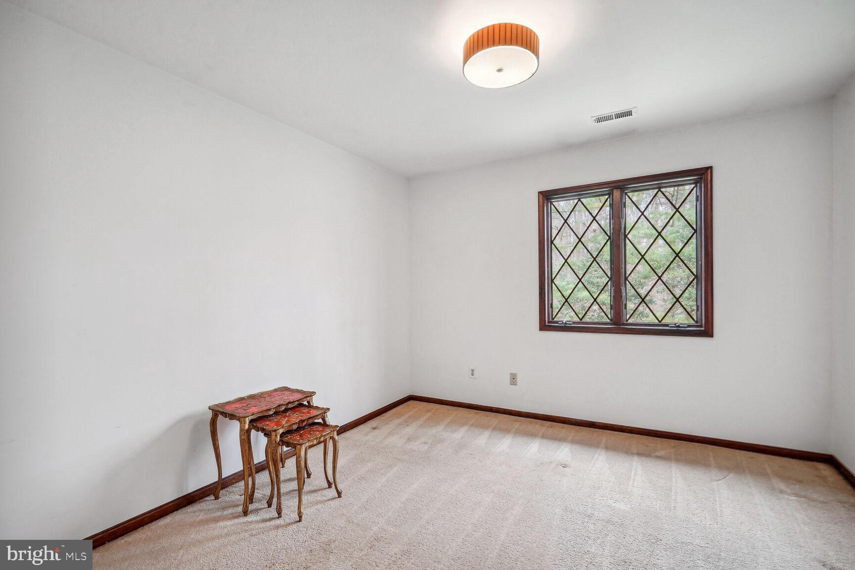 THE SINGING WOODS - Residential