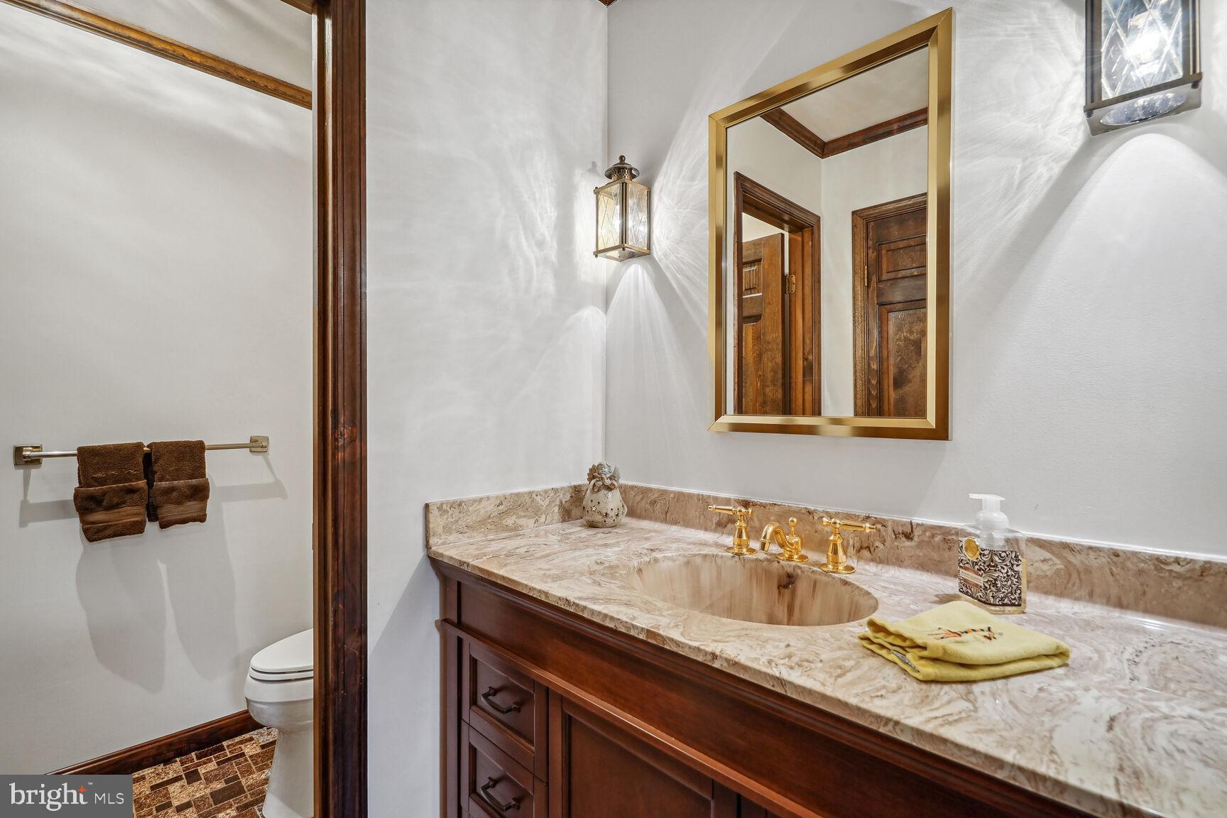 THE SINGING WOODS - Residential