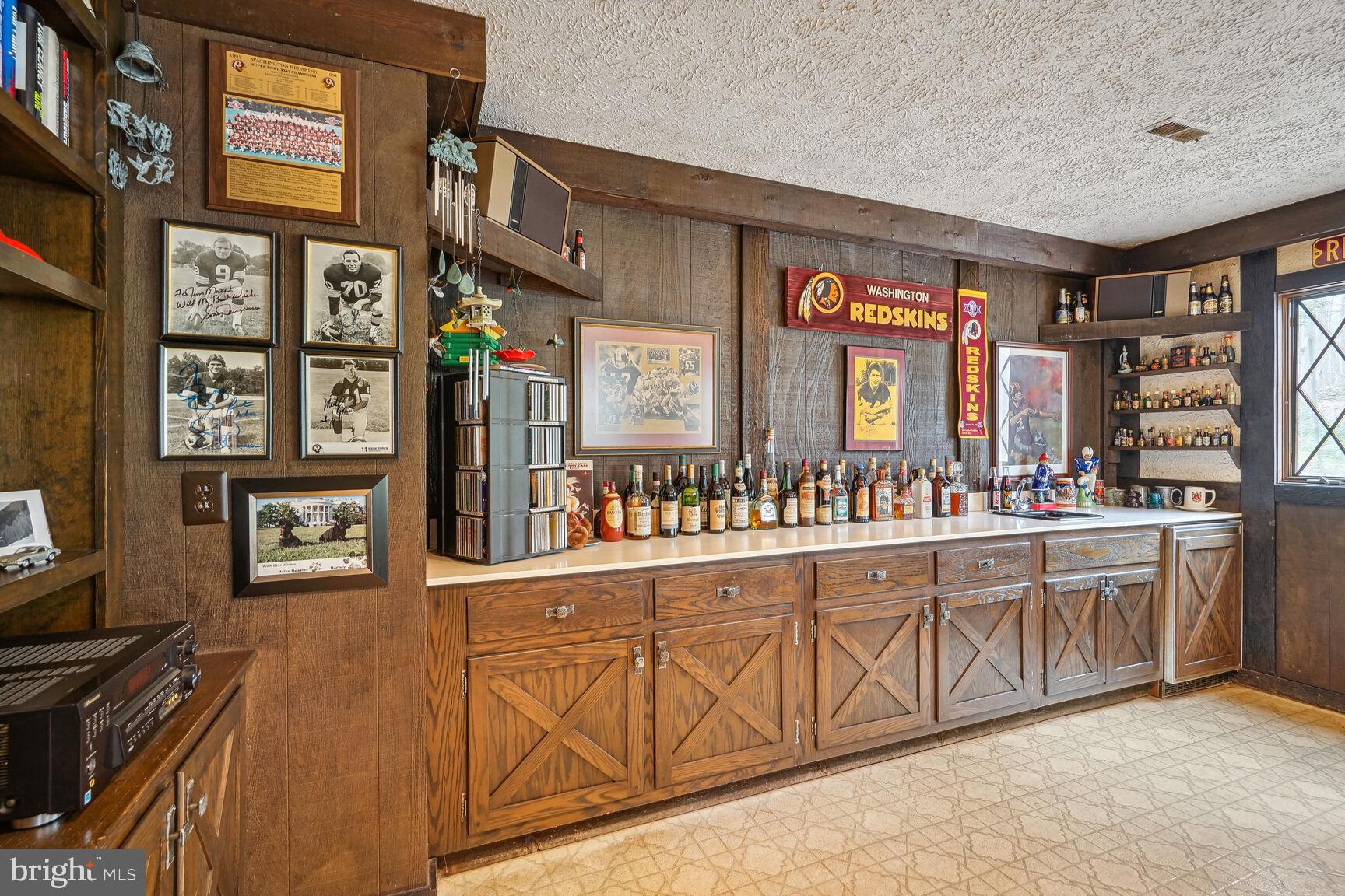 THE SINGING WOODS - Residential