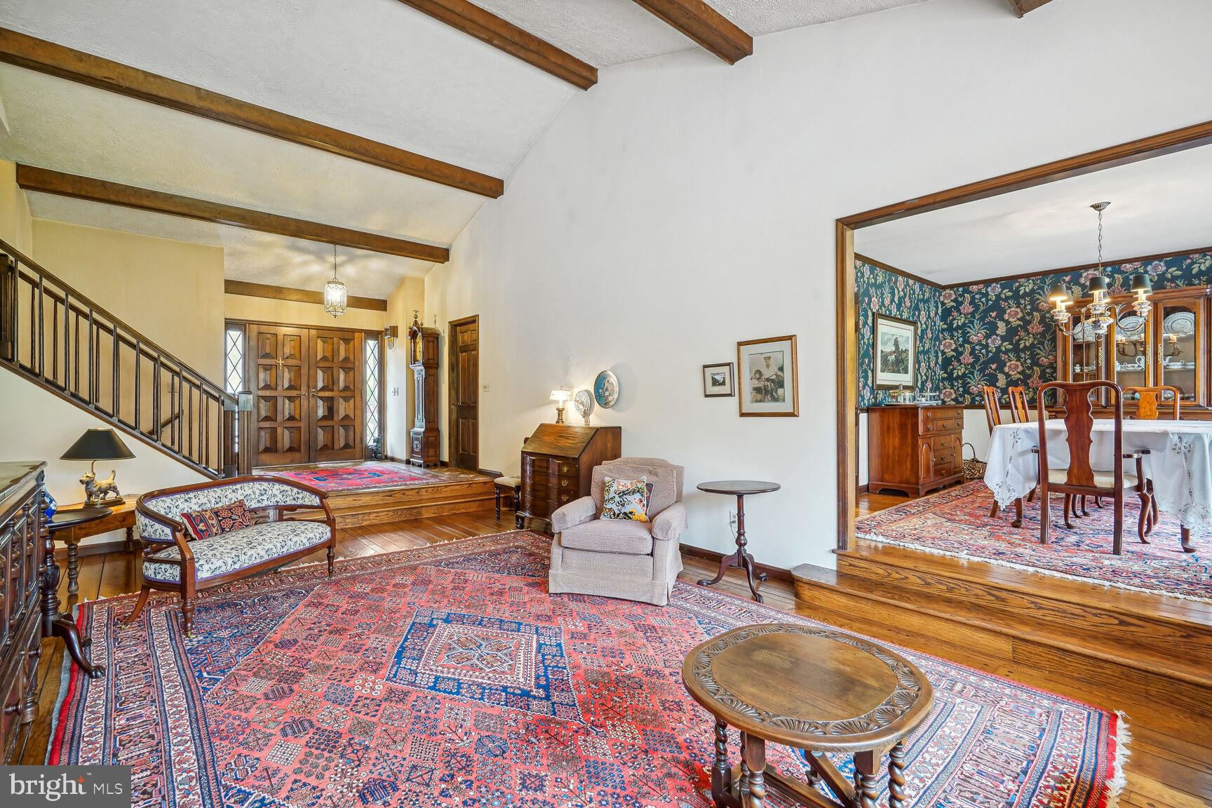 THE SINGING WOODS - Residential