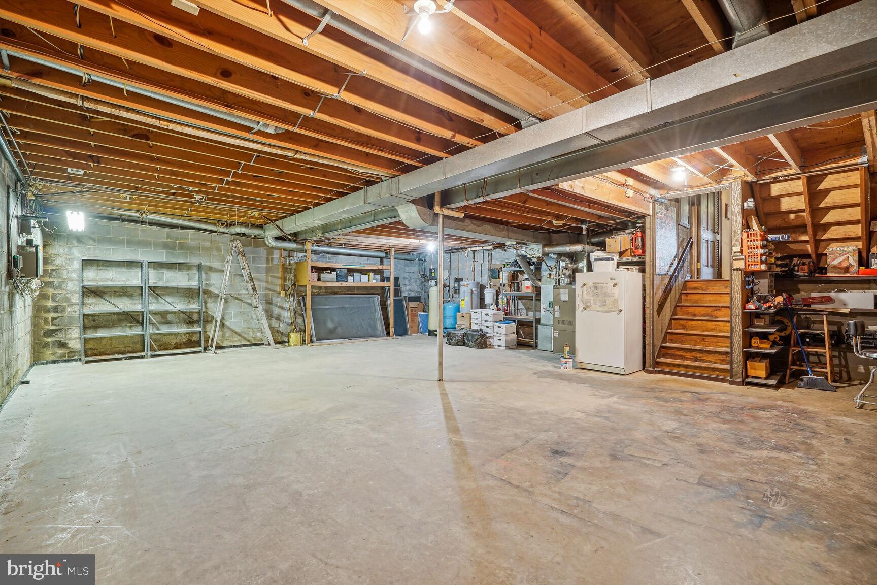 THE SINGING WOODS - Residential