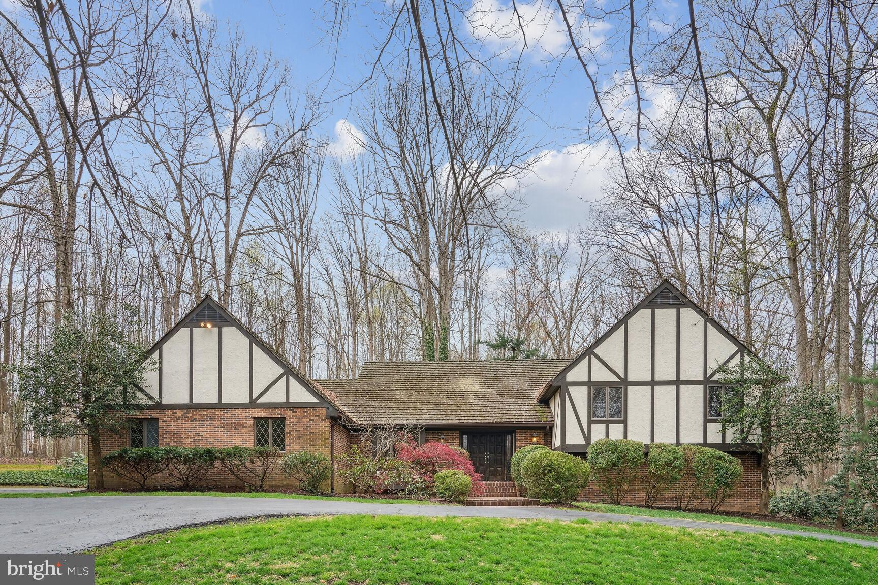 THE SINGING WOODS - Residential