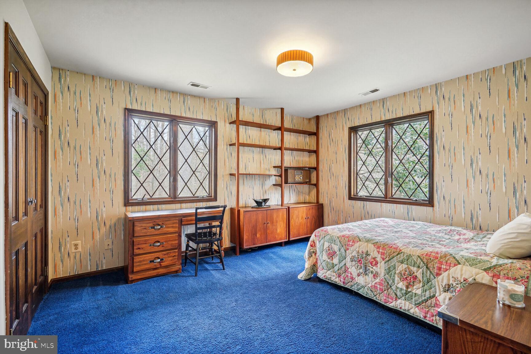 THE SINGING WOODS - Residential