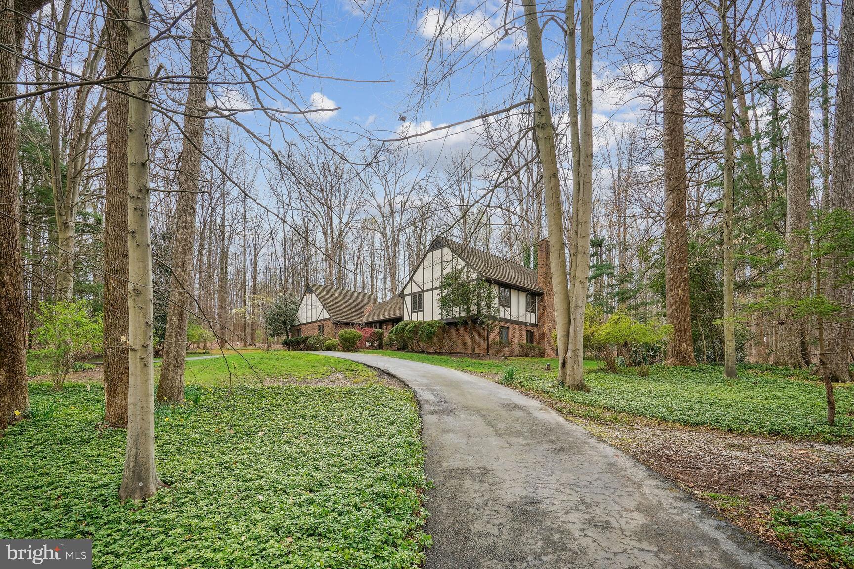 THE SINGING WOODS - Residential