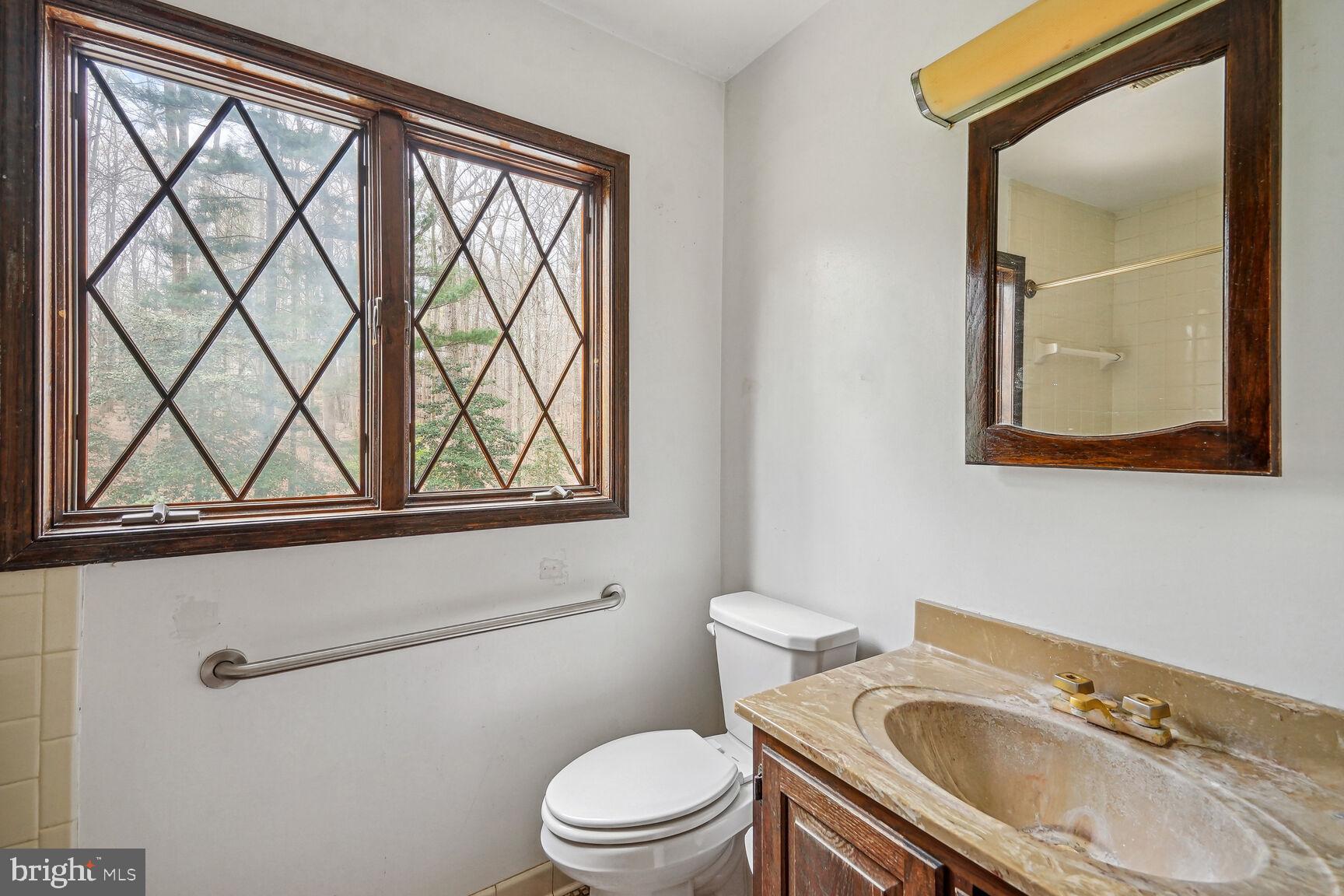 THE SINGING WOODS - Residential