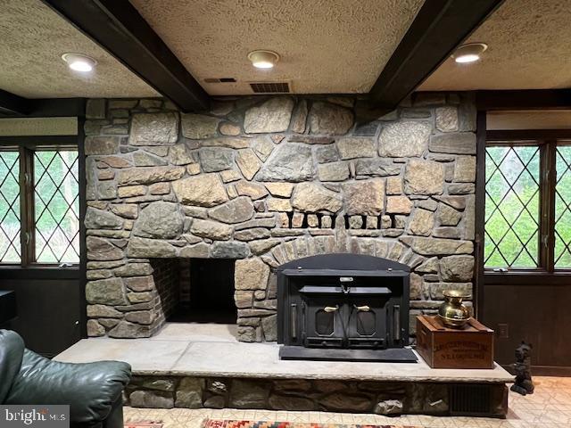 THE SINGING WOODS - Residential