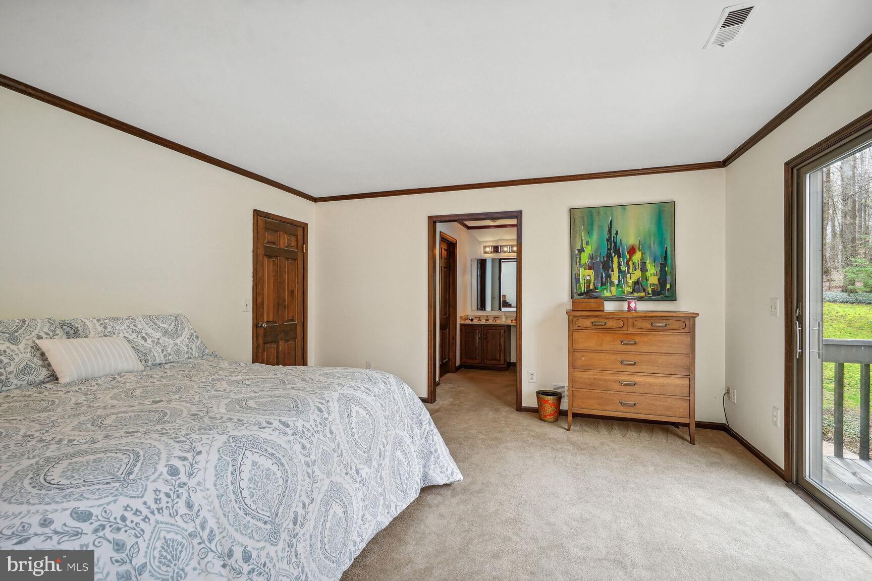 THE SINGING WOODS - Residential