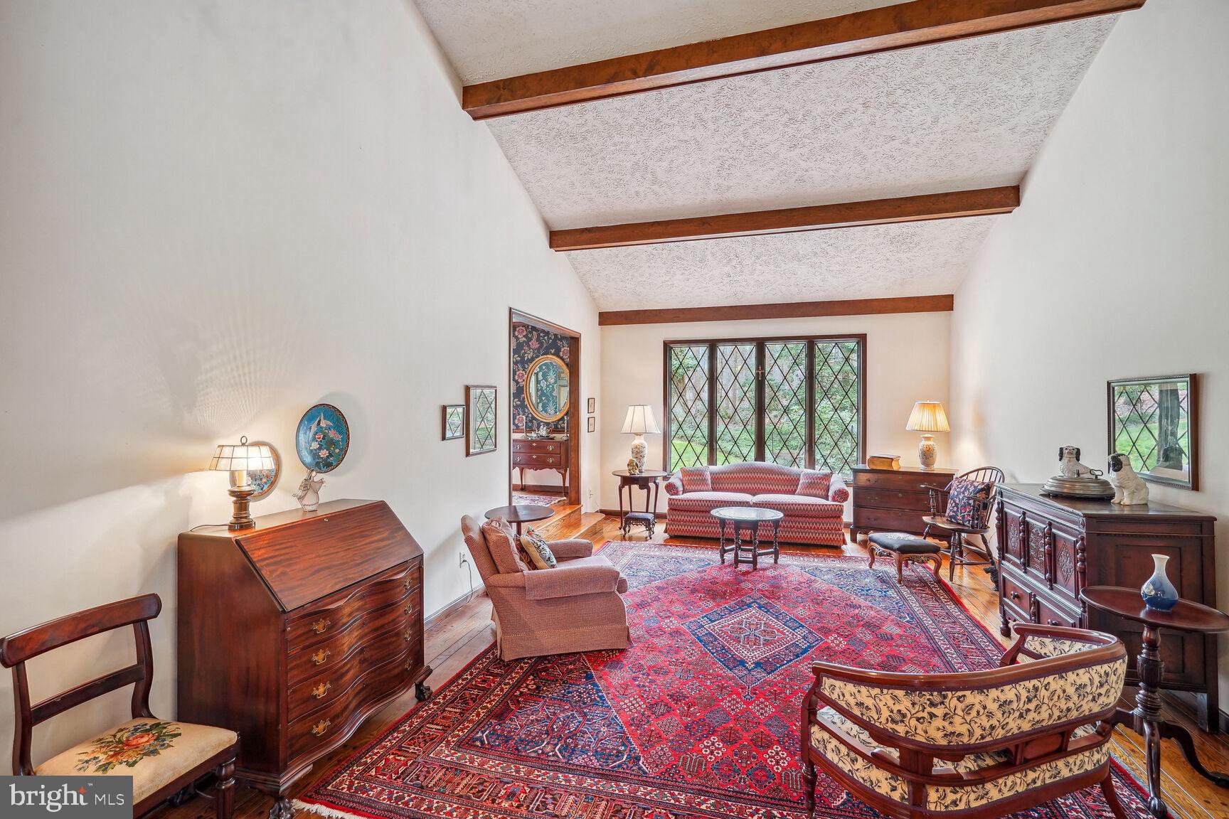 THE SINGING WOODS - Residential