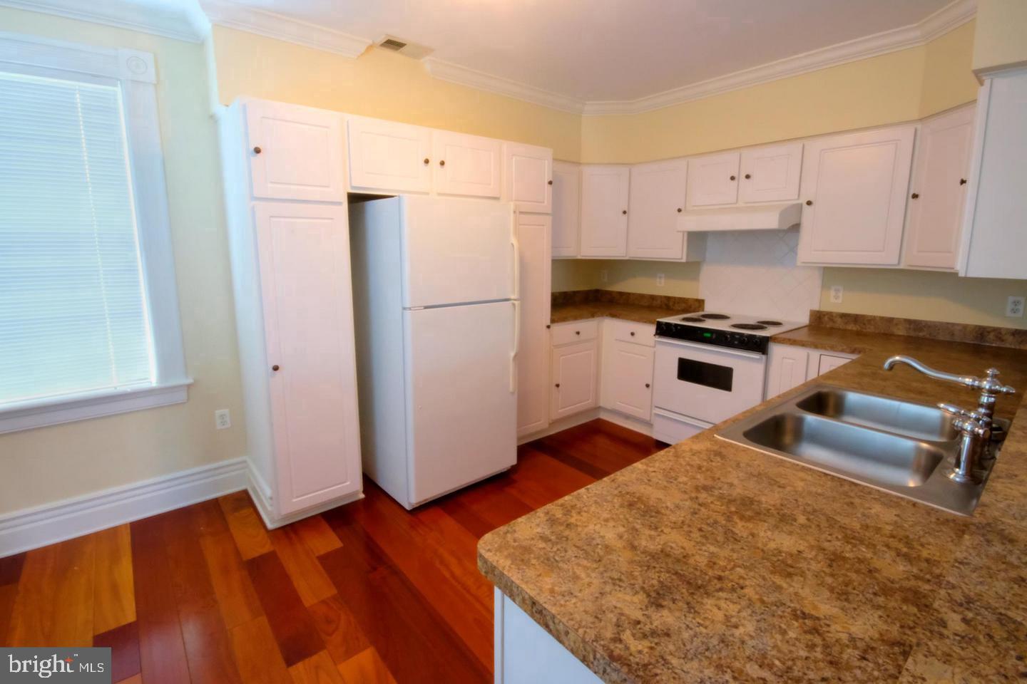 LA PLATA - Residential Lease