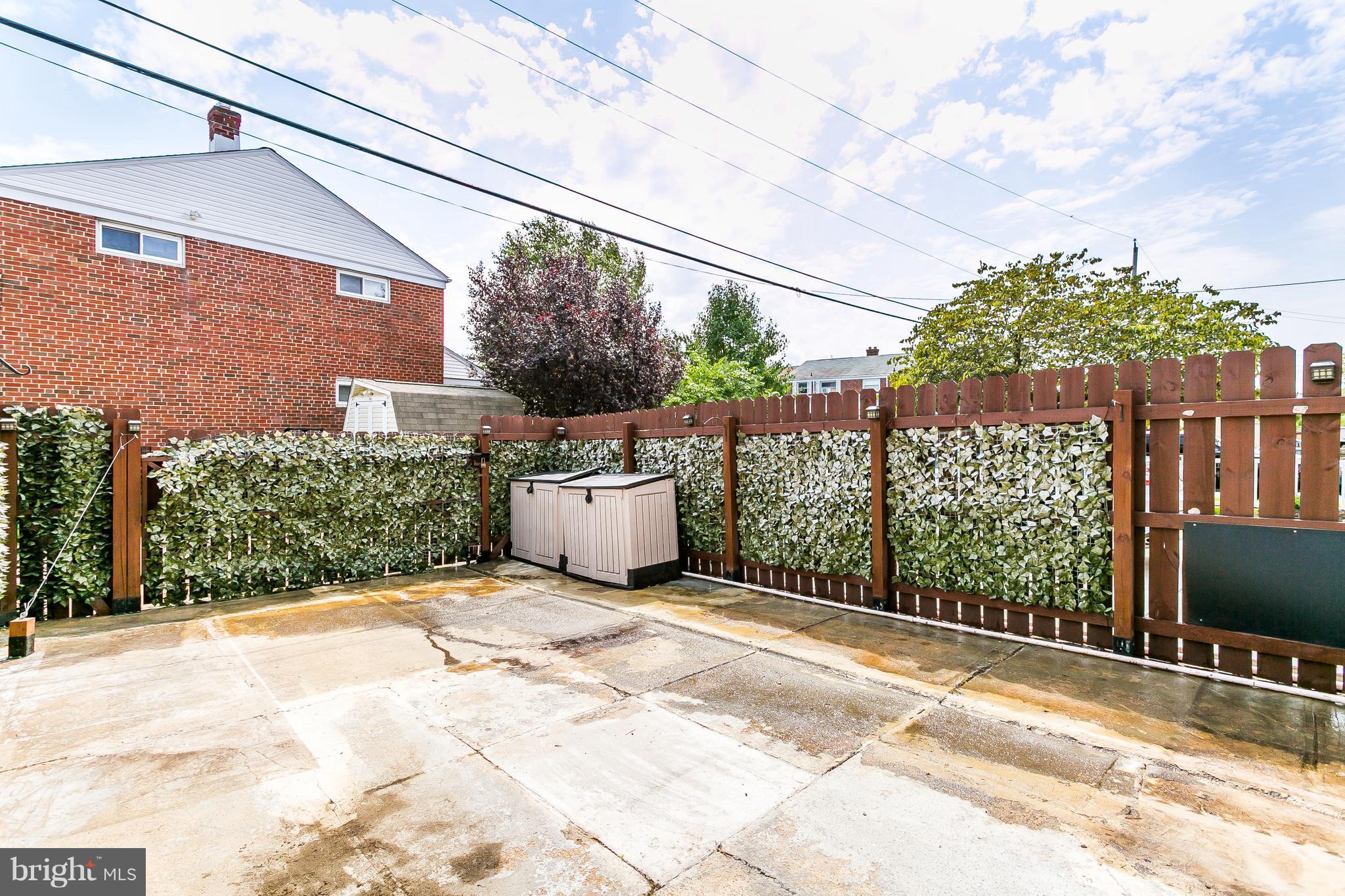 CHARLESMONT - Residential