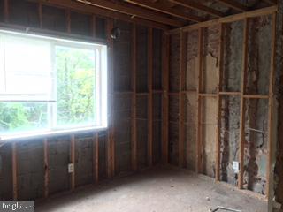 BROADWAY EAST - Residential