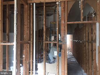 BROADWAY EAST - Residential