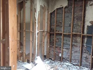 BROADWAY EAST - Residential