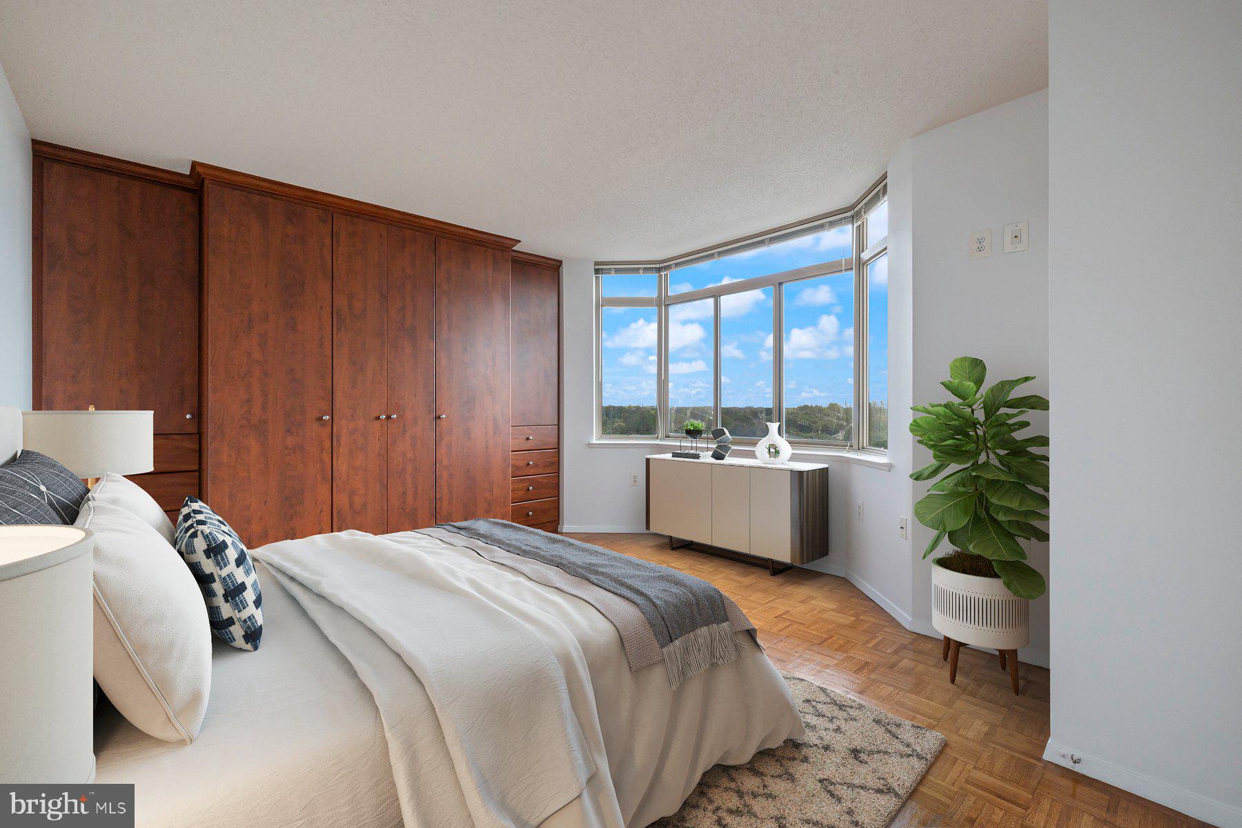 FAIRMONT PLAZA - Residential