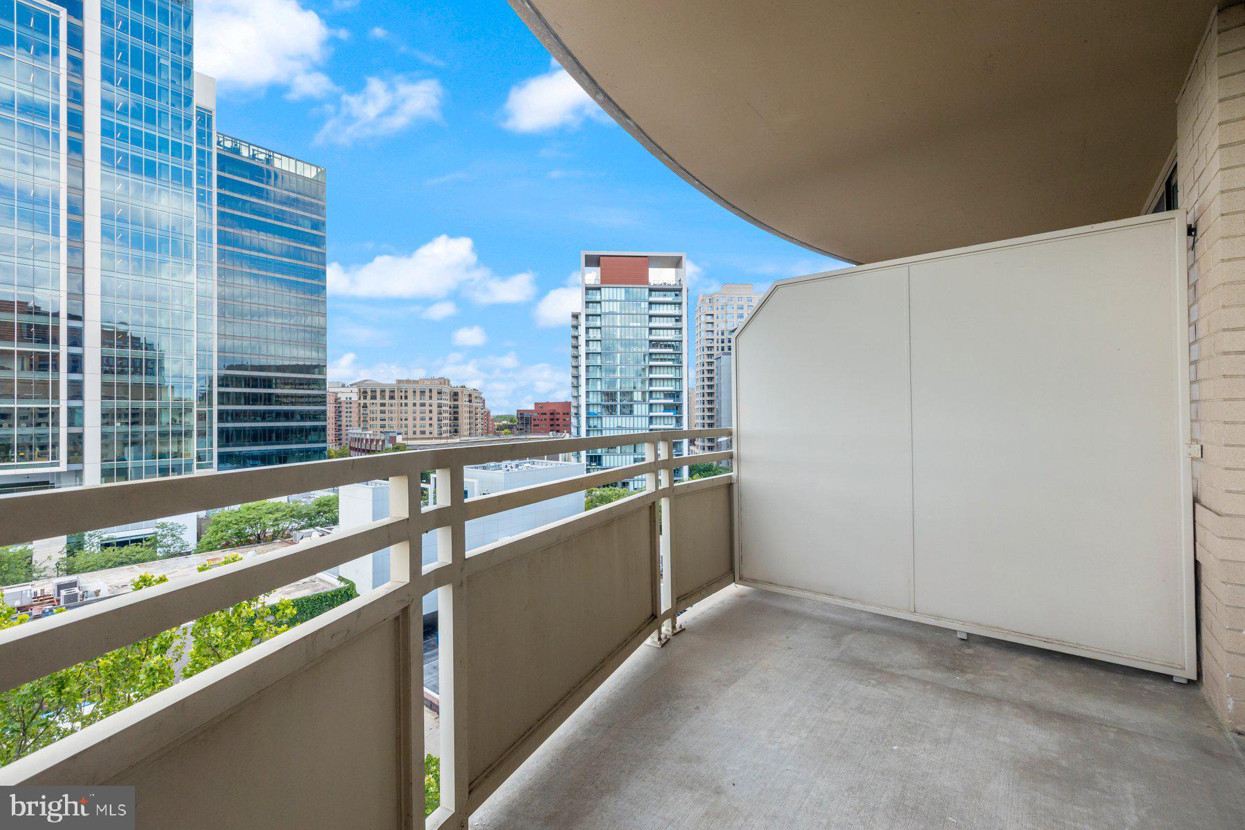 FAIRMONT PLAZA - Residential