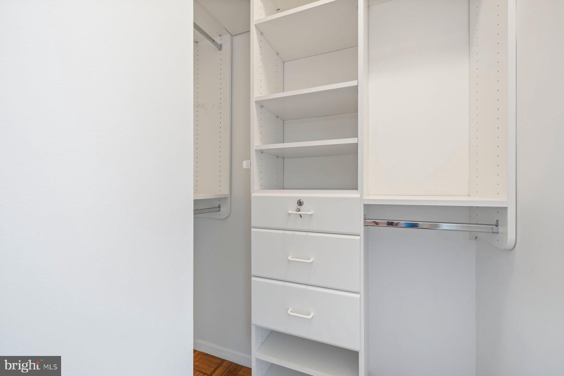 FAIRMONT PLAZA - Residential