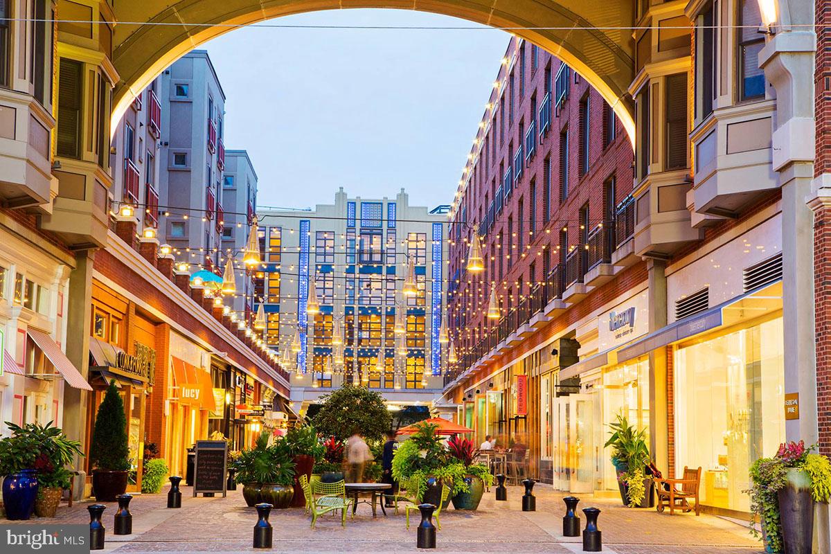 FAIRMONT PLAZA - Residential