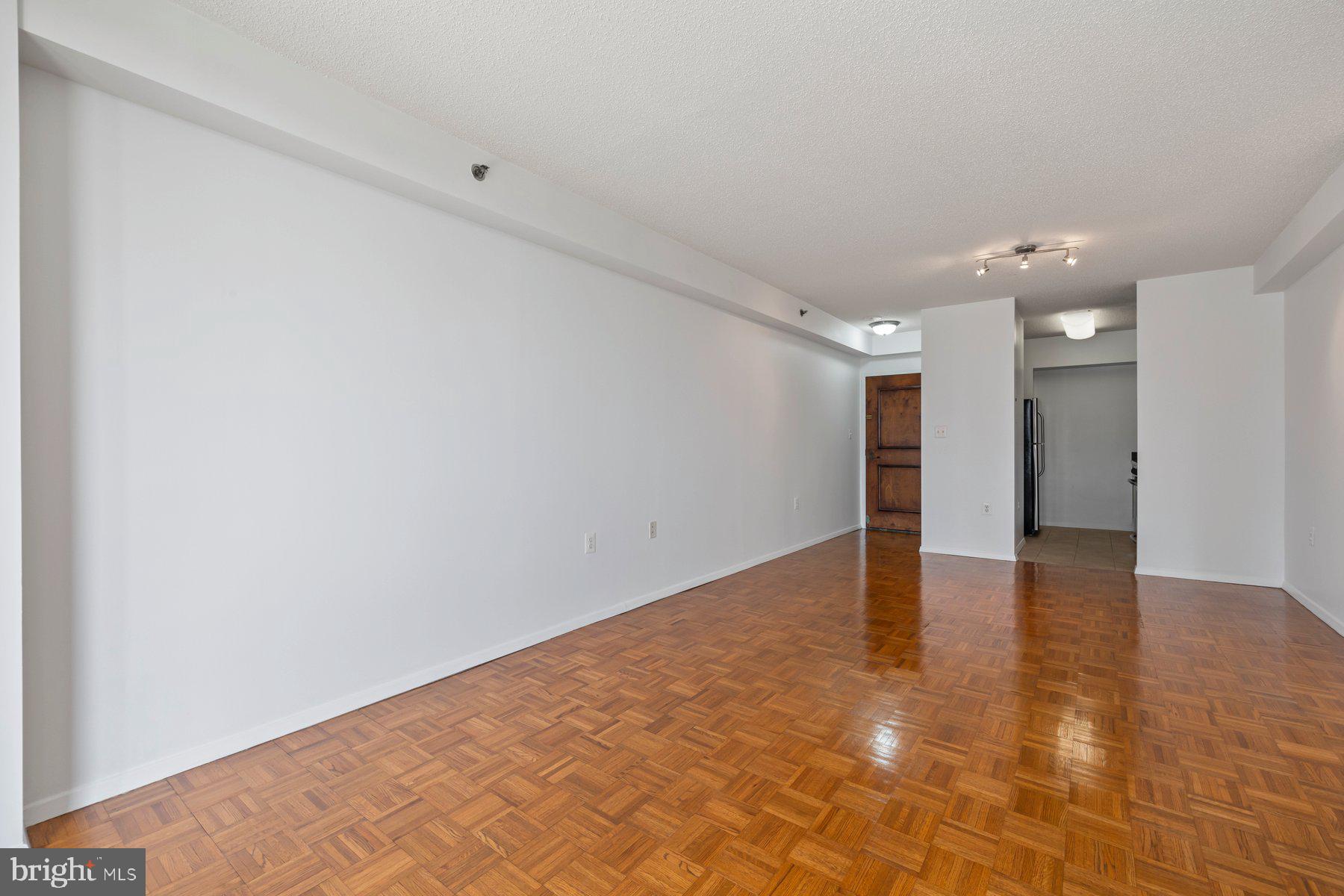 FAIRMONT PLAZA - Residential