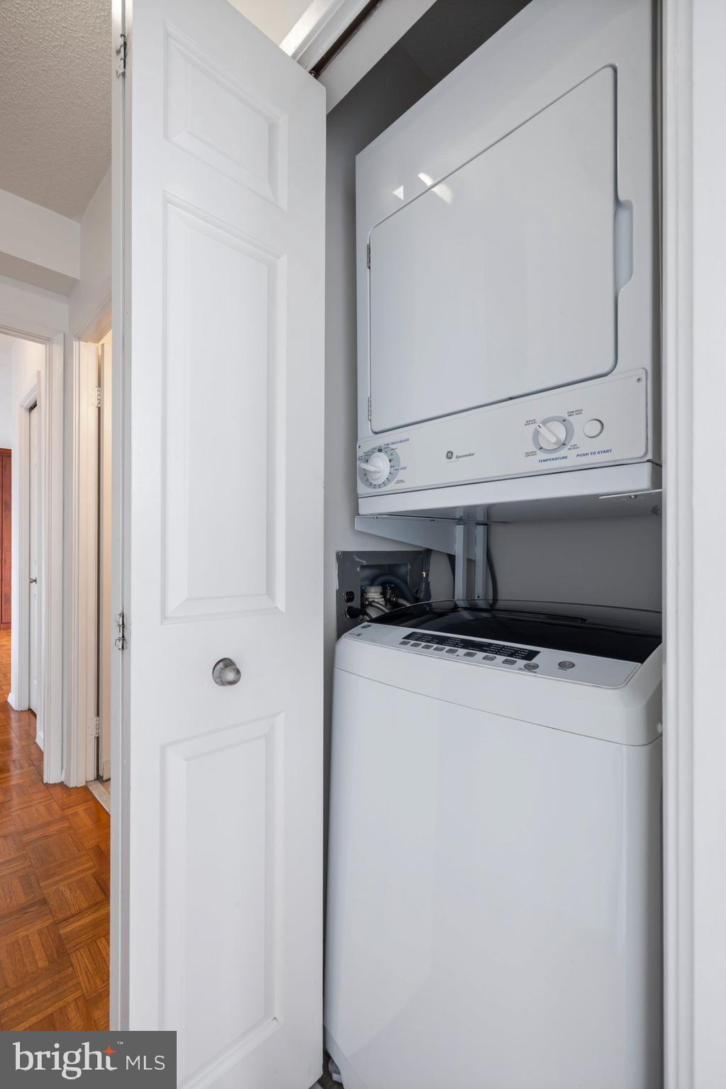 FAIRMONT PLAZA - Residential