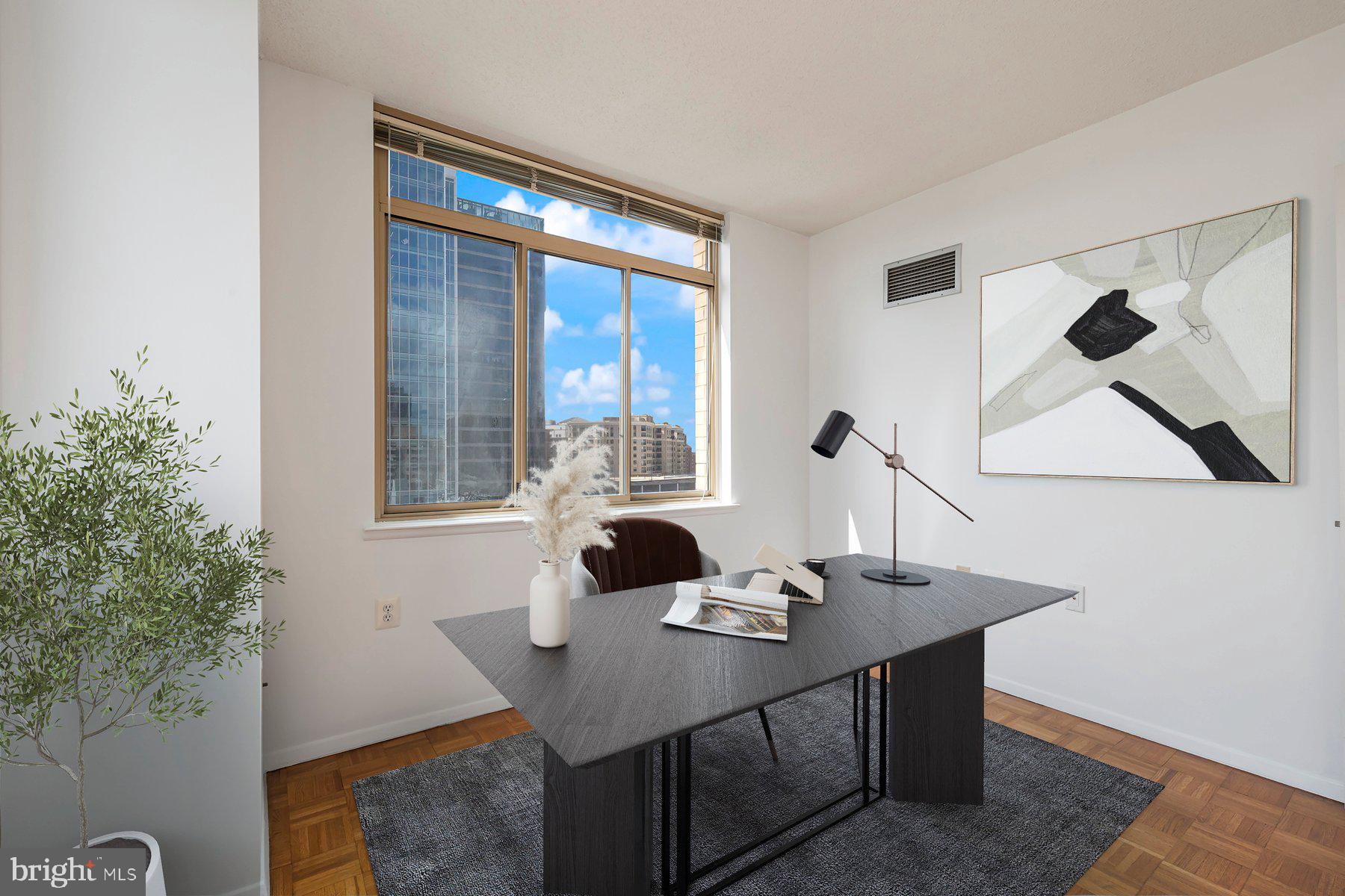 FAIRMONT PLAZA - Residential