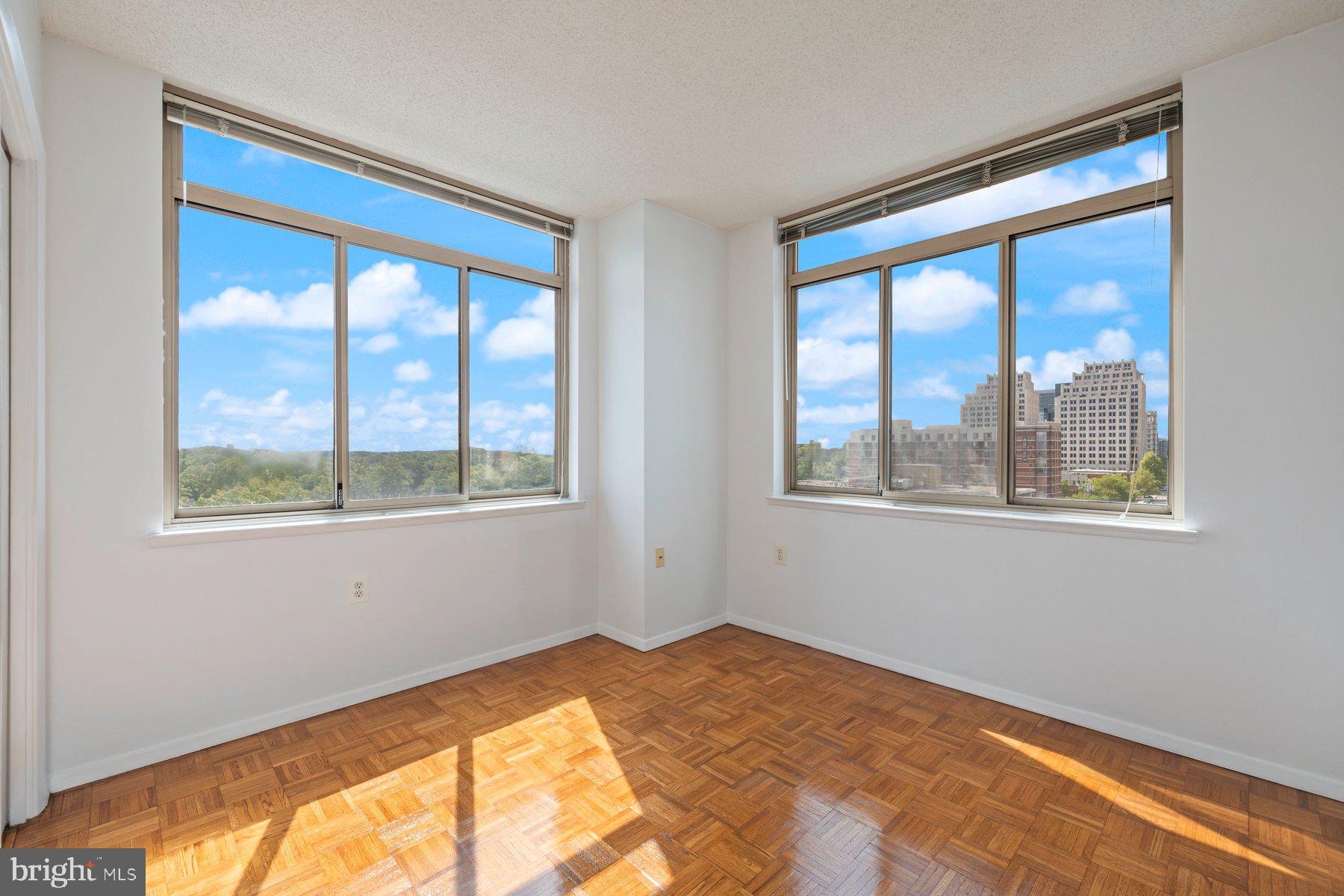 FAIRMONT PLAZA - Residential