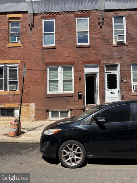 Townhouse For Sale - 233 E Mayfield Street<br/> PHILADELPHIA, PA 19134
