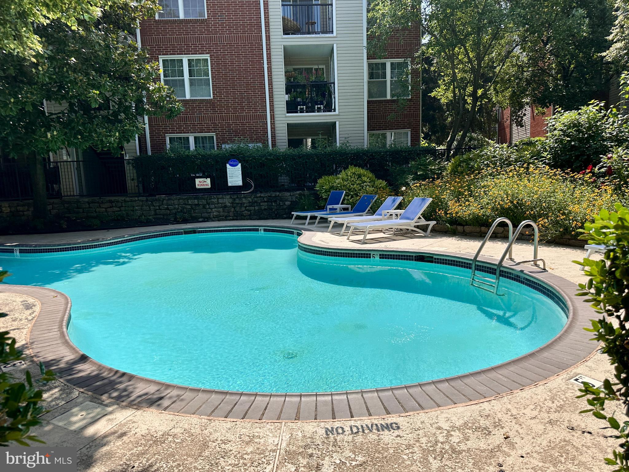 POINTE AT PARK CENTER - Residential