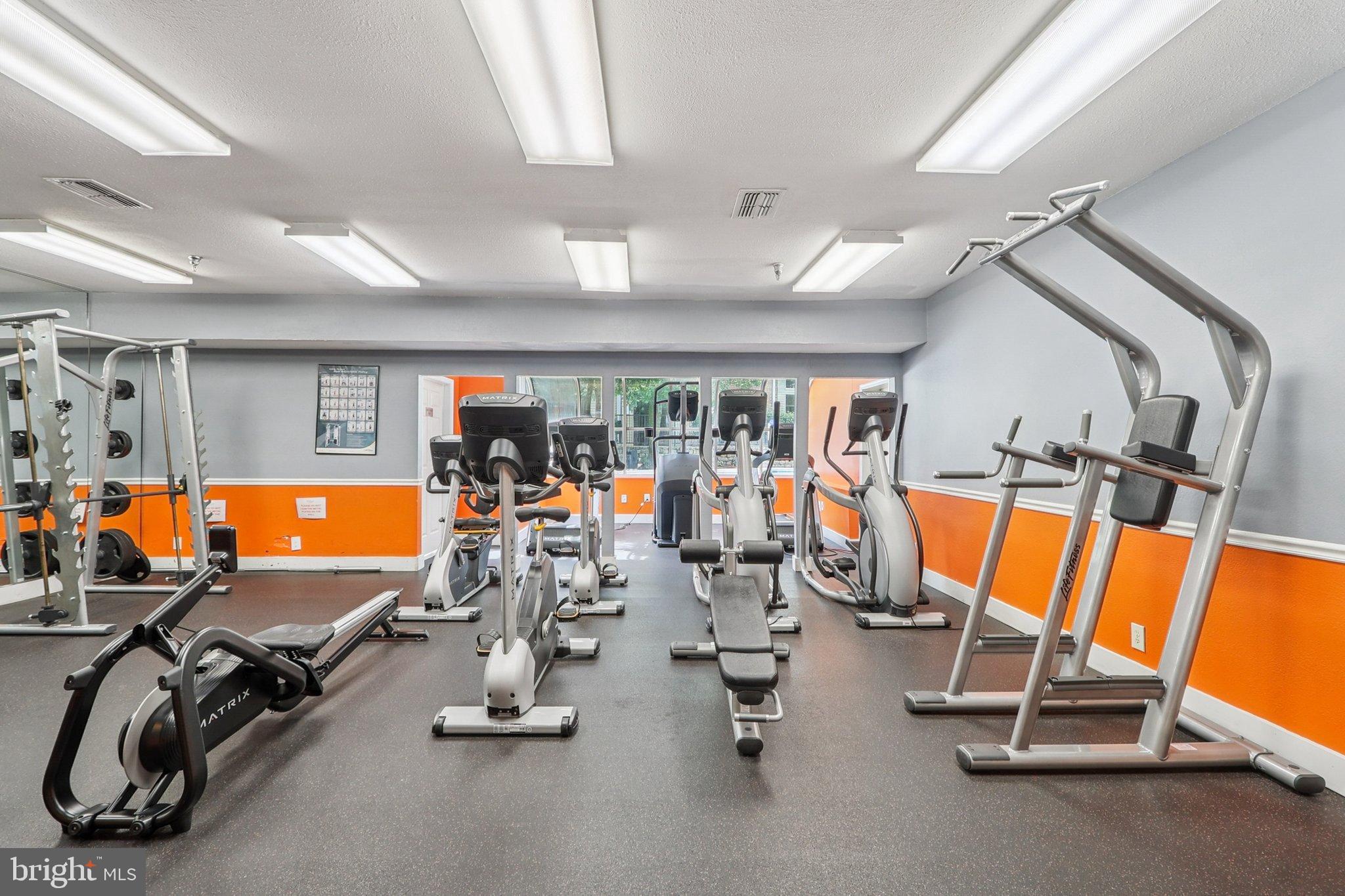 POINTE AT PARK CENTER - Residential