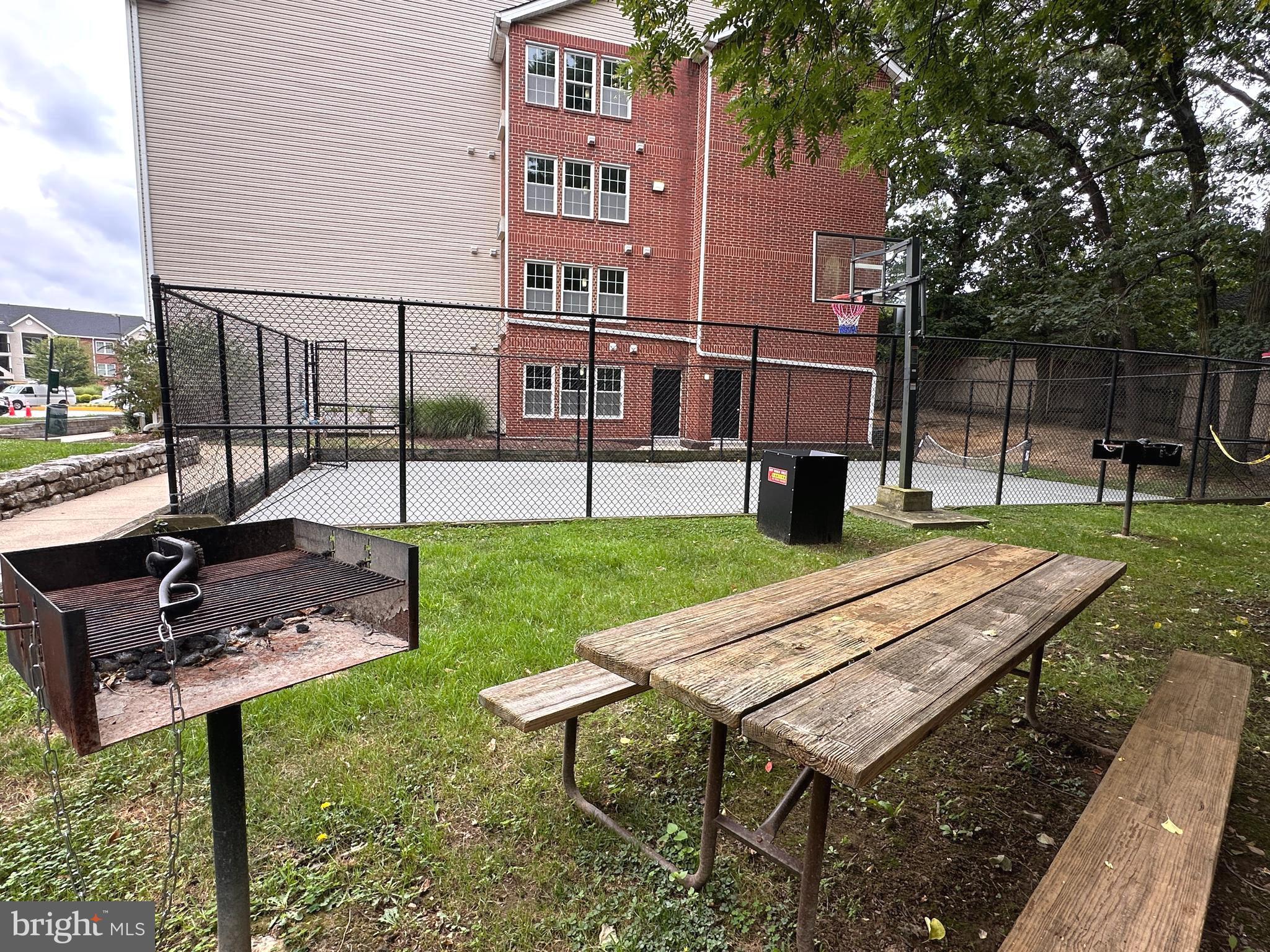 POINTE AT PARK CENTER - Residential