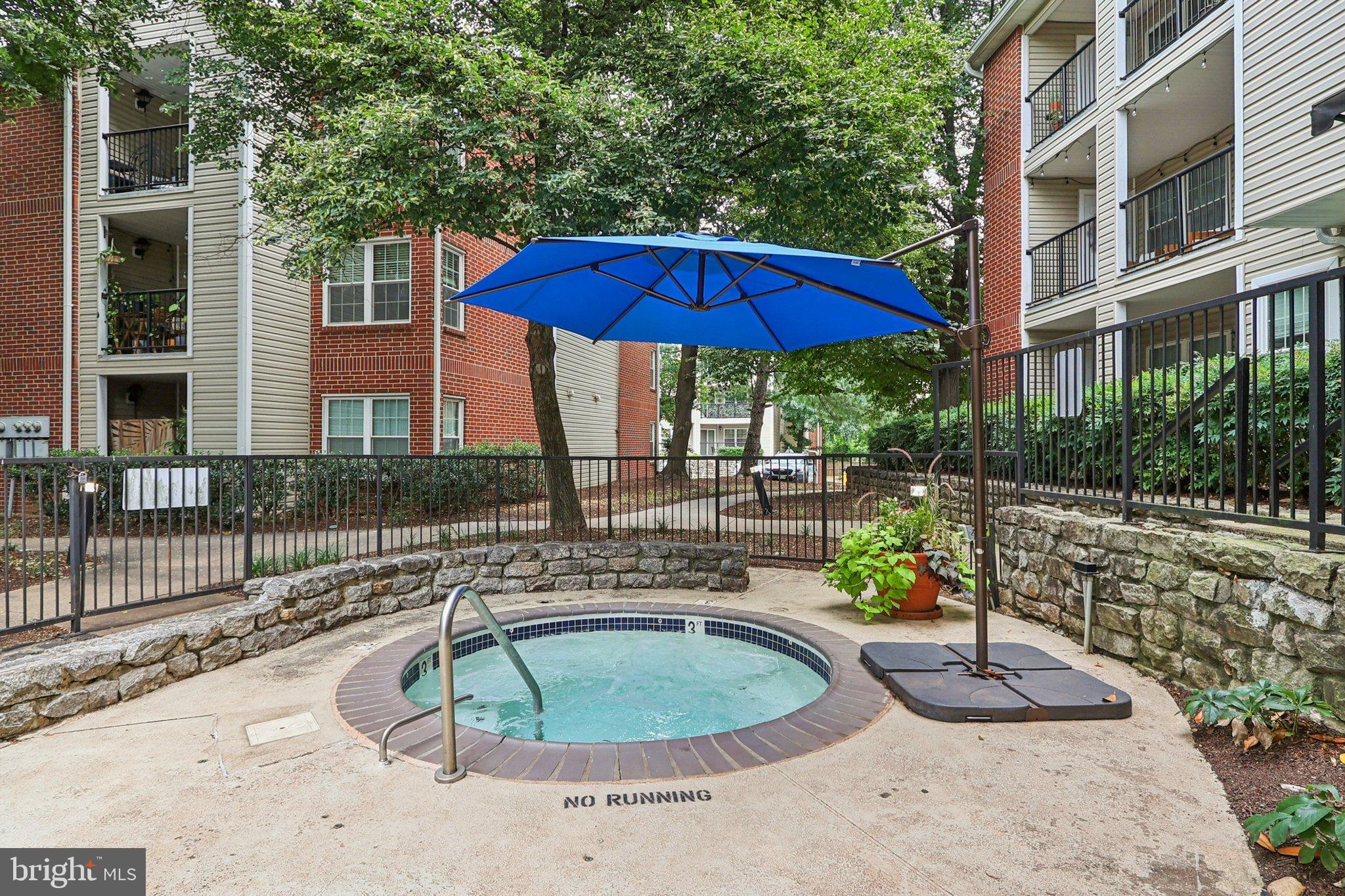 POINTE AT PARK CENTER - Residential