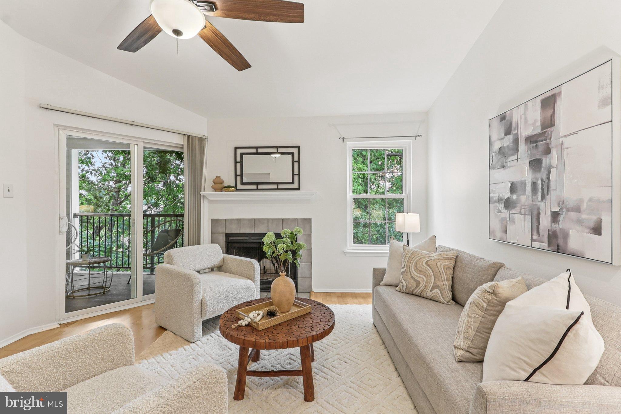 POINTE AT PARK CENTER - Residential