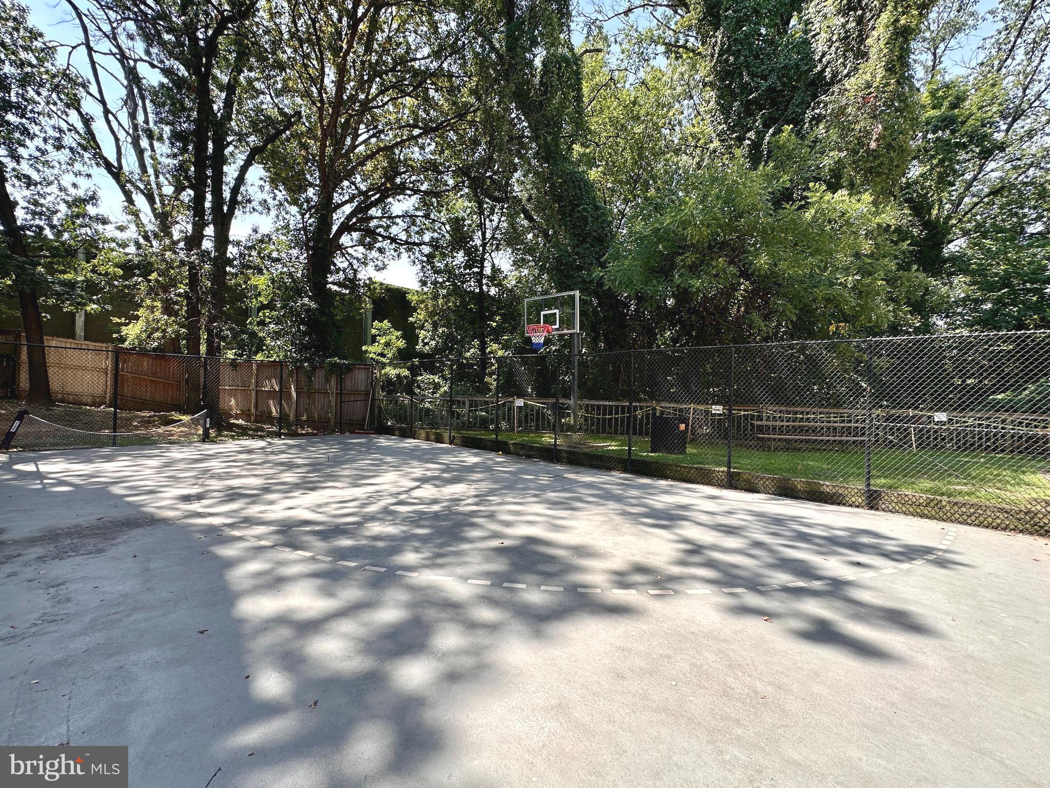 POINTE AT PARK CENTER - Residential