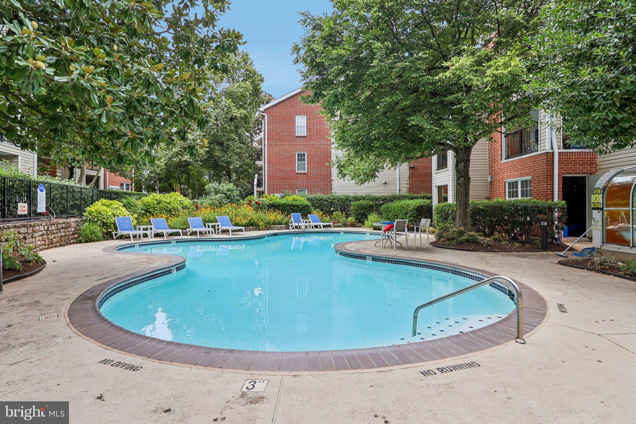 POINTE AT PARK CENTER - Residential