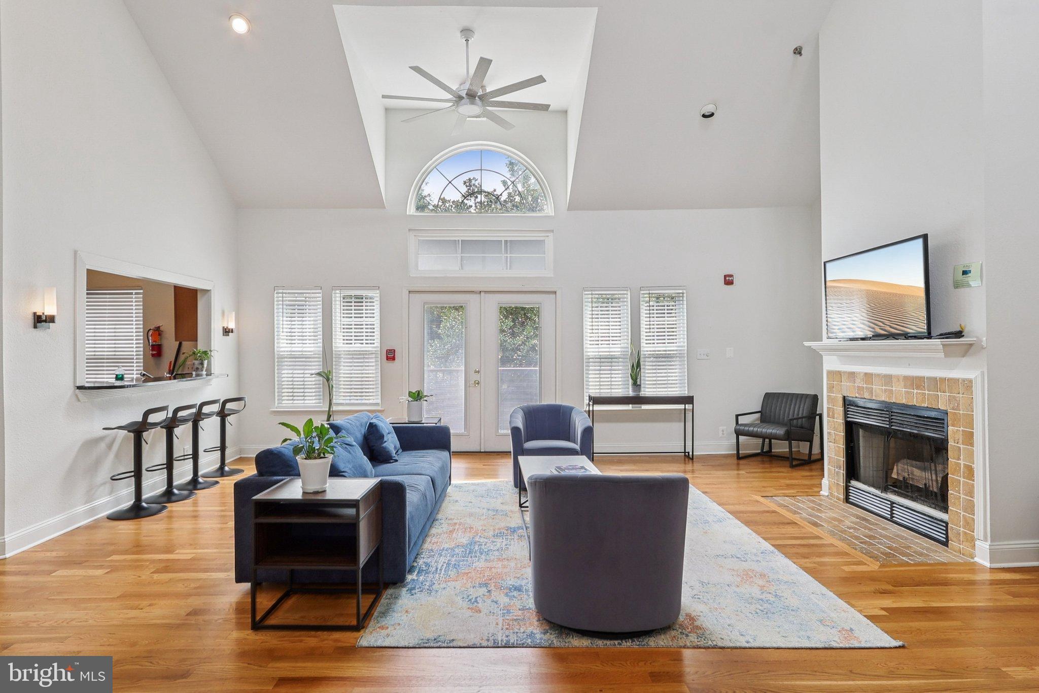 POINTE AT PARK CENTER - Residential