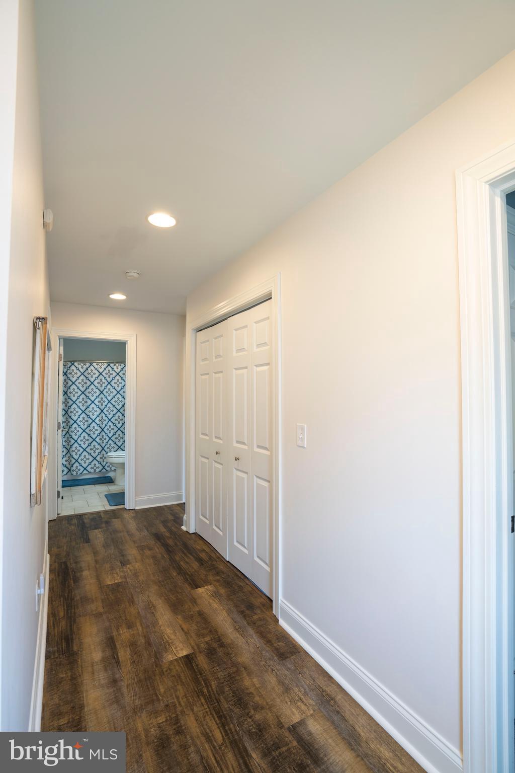 COUNTRY COVE - Residential