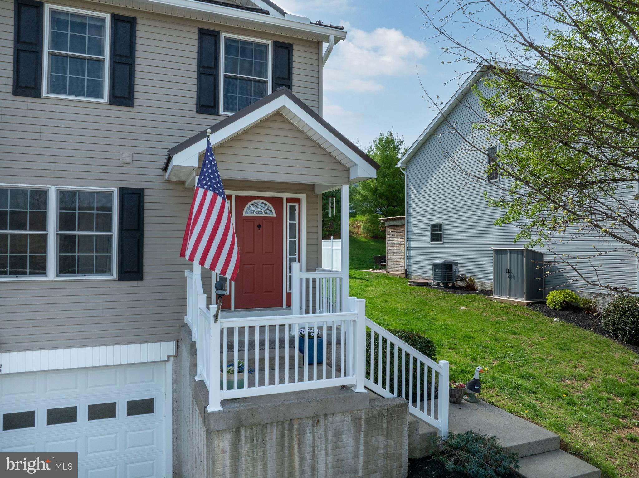 COUNTRY COVE - Residential