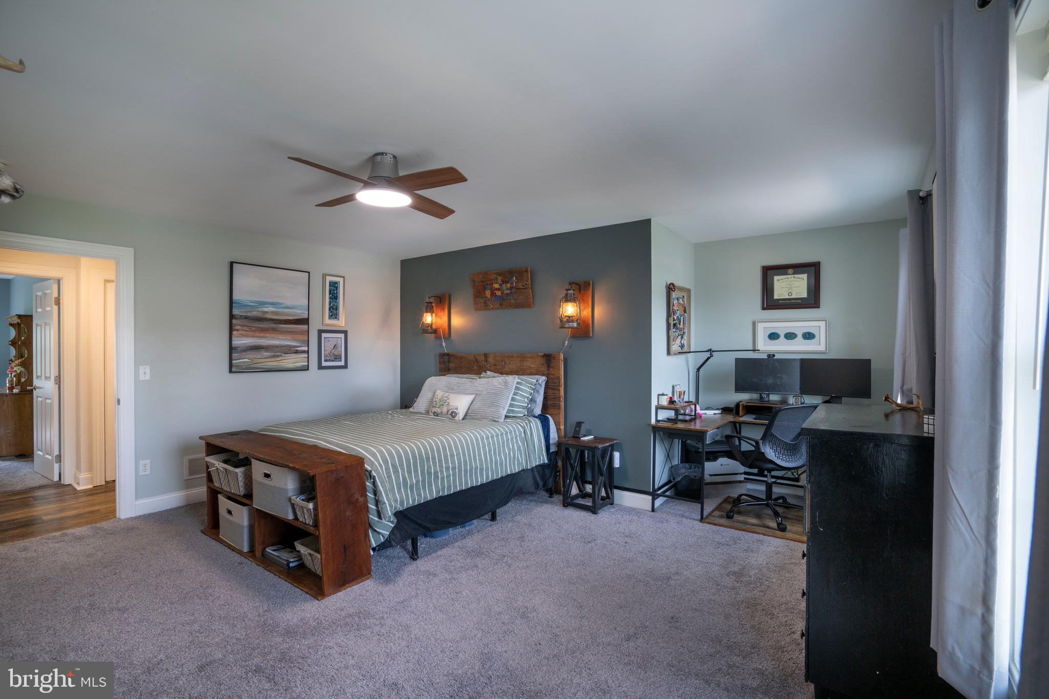 COUNTRY COVE - Residential