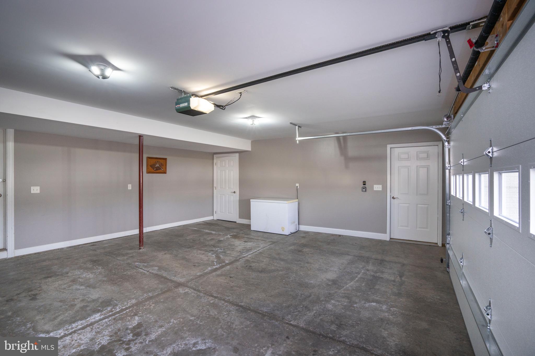 COUNTRY COVE - Residential