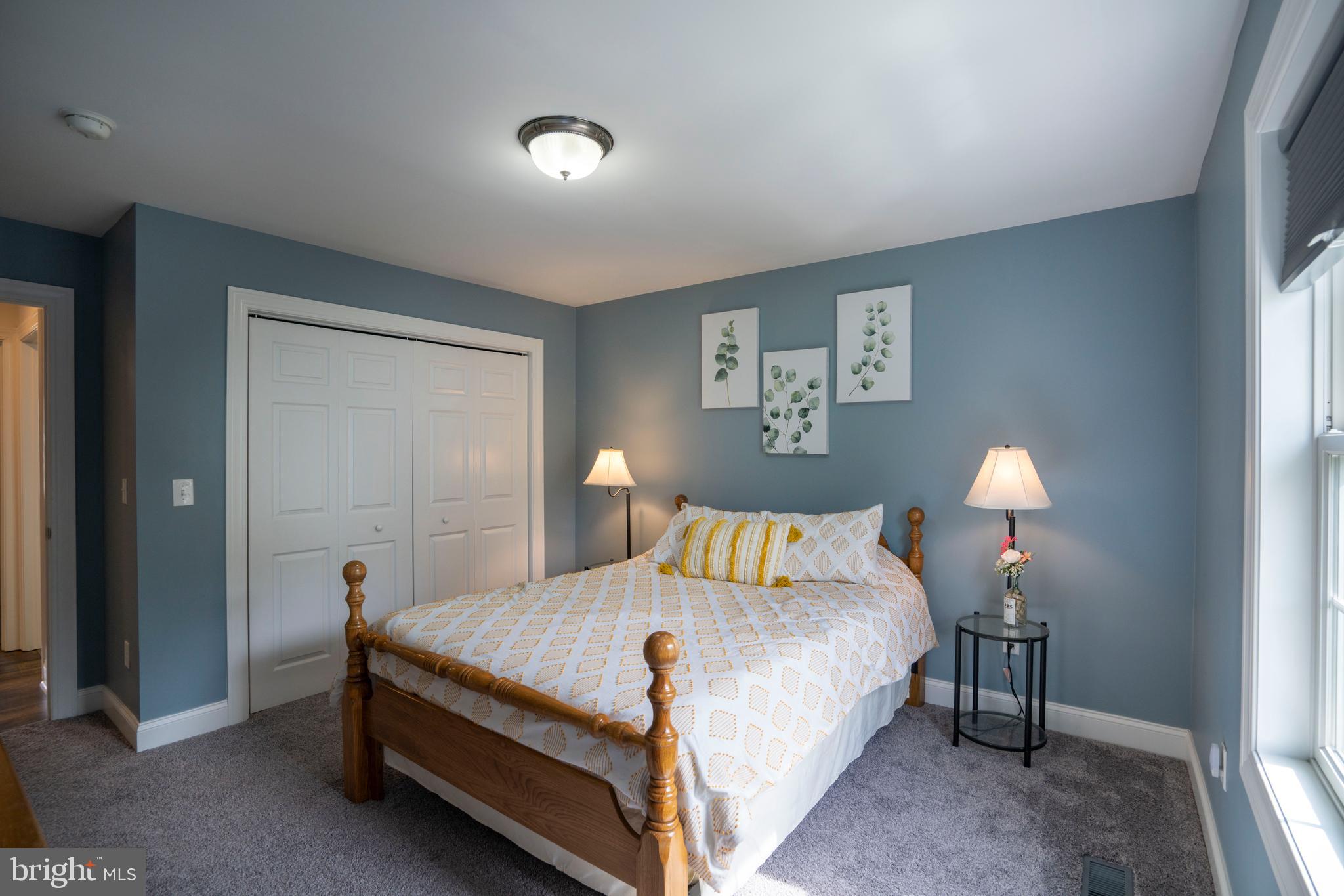 COUNTRY COVE - Residential