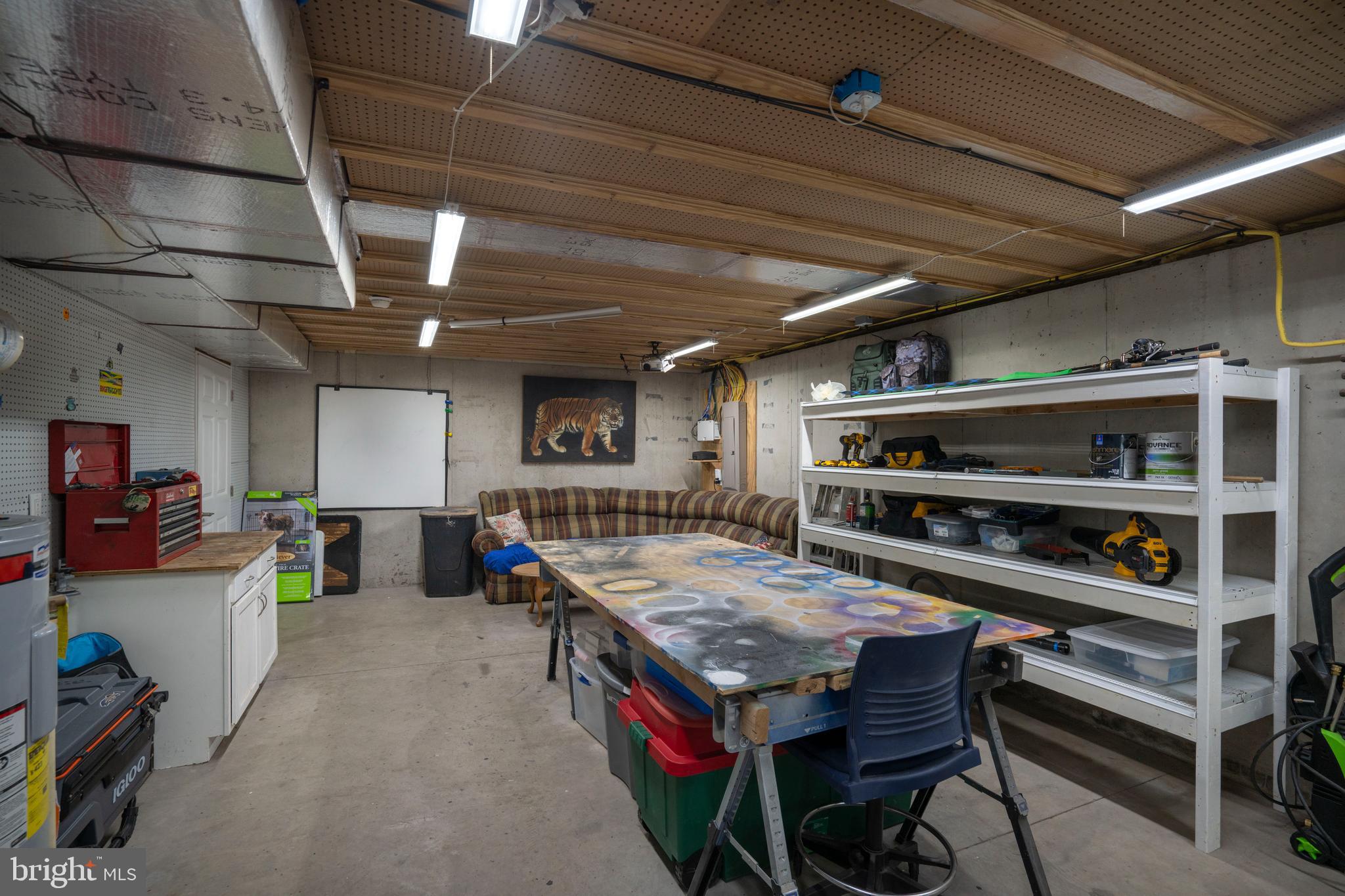 COUNTRY COVE - Residential